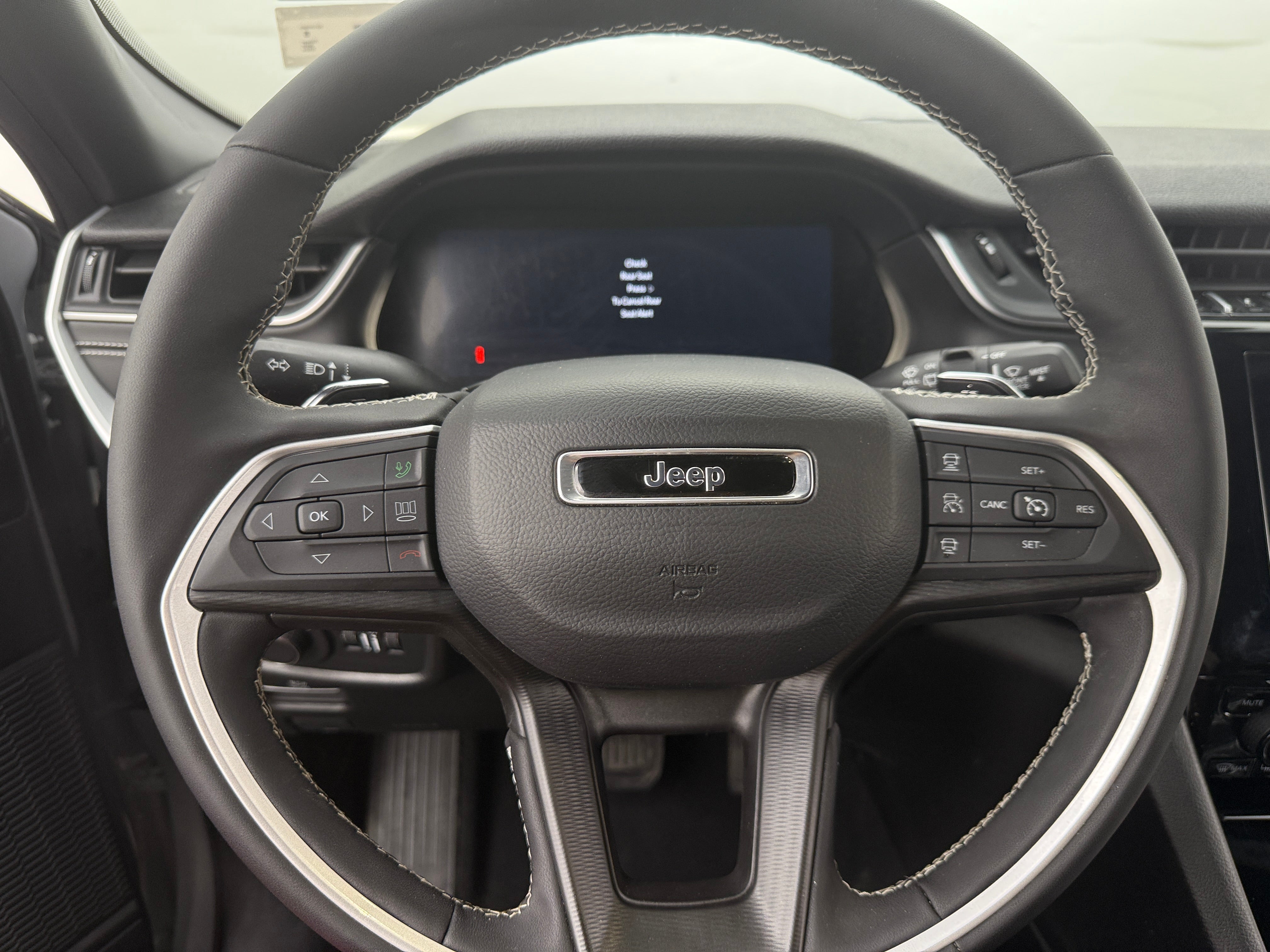 2024 Jeep Grand Cherokee L Altitude 4