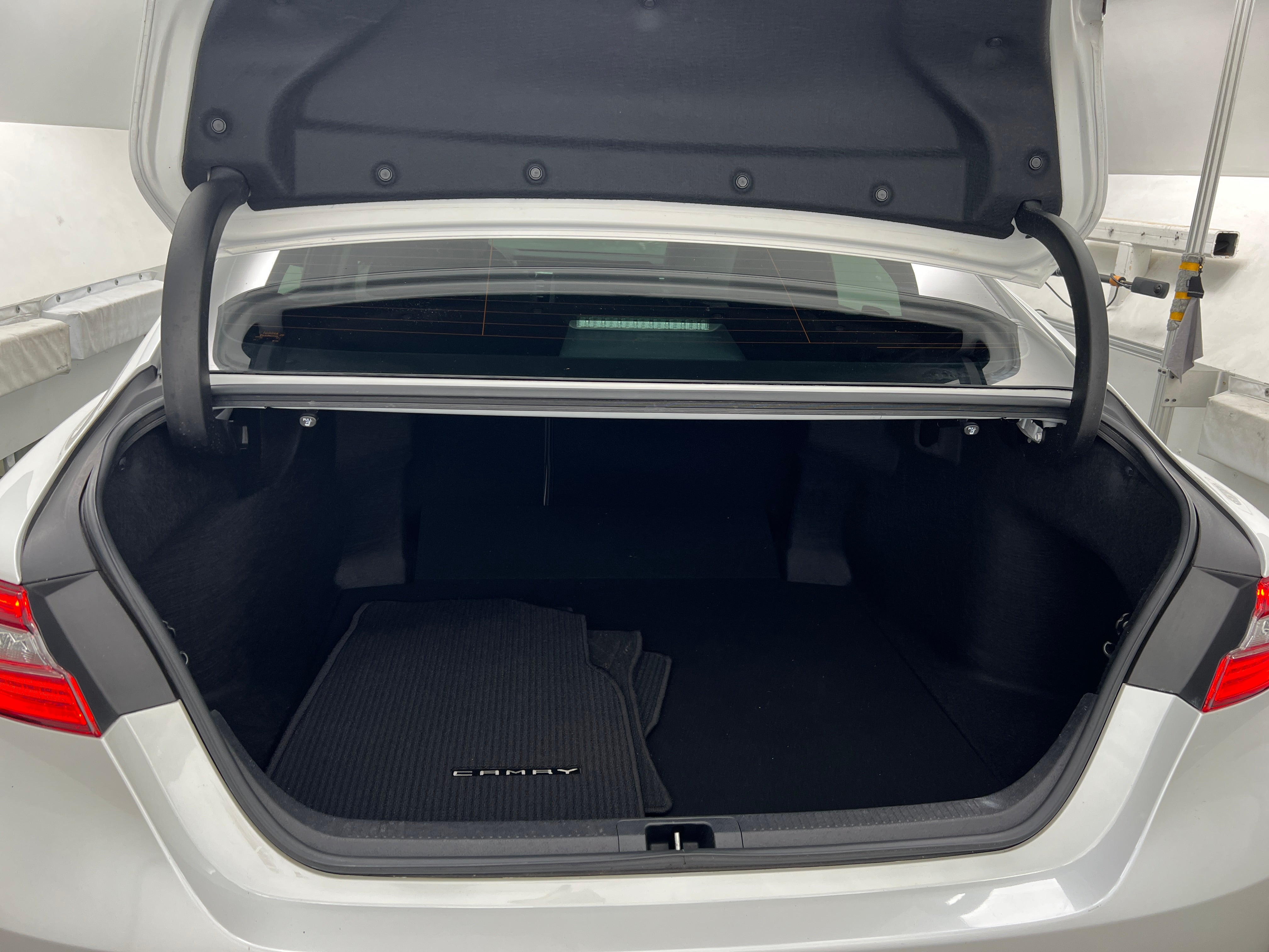 2018 Toyota Camry XSE 6