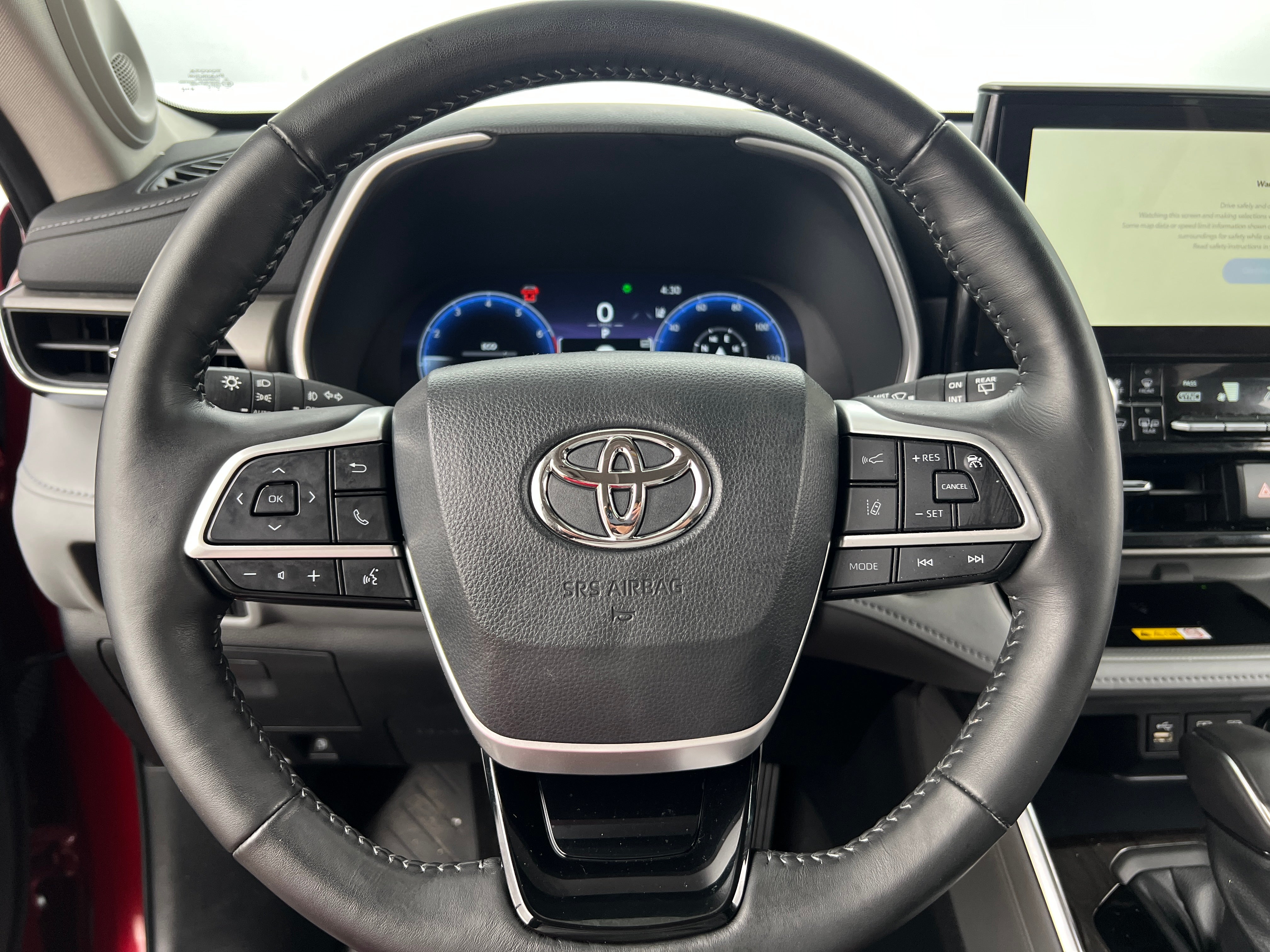 2023 Toyota Highlander Limited 4