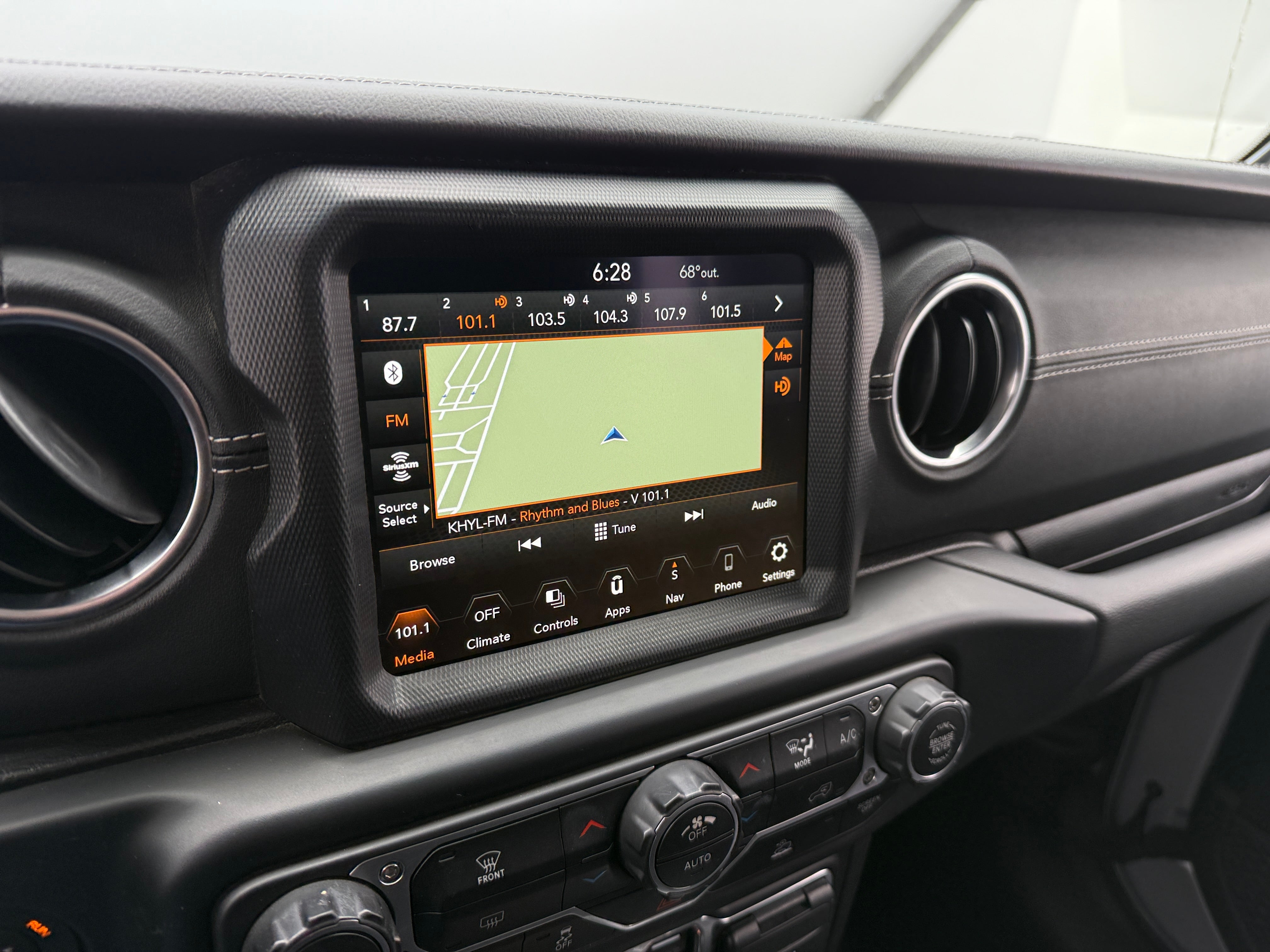2023 Jeep Wrangler Sahara 4xe 3