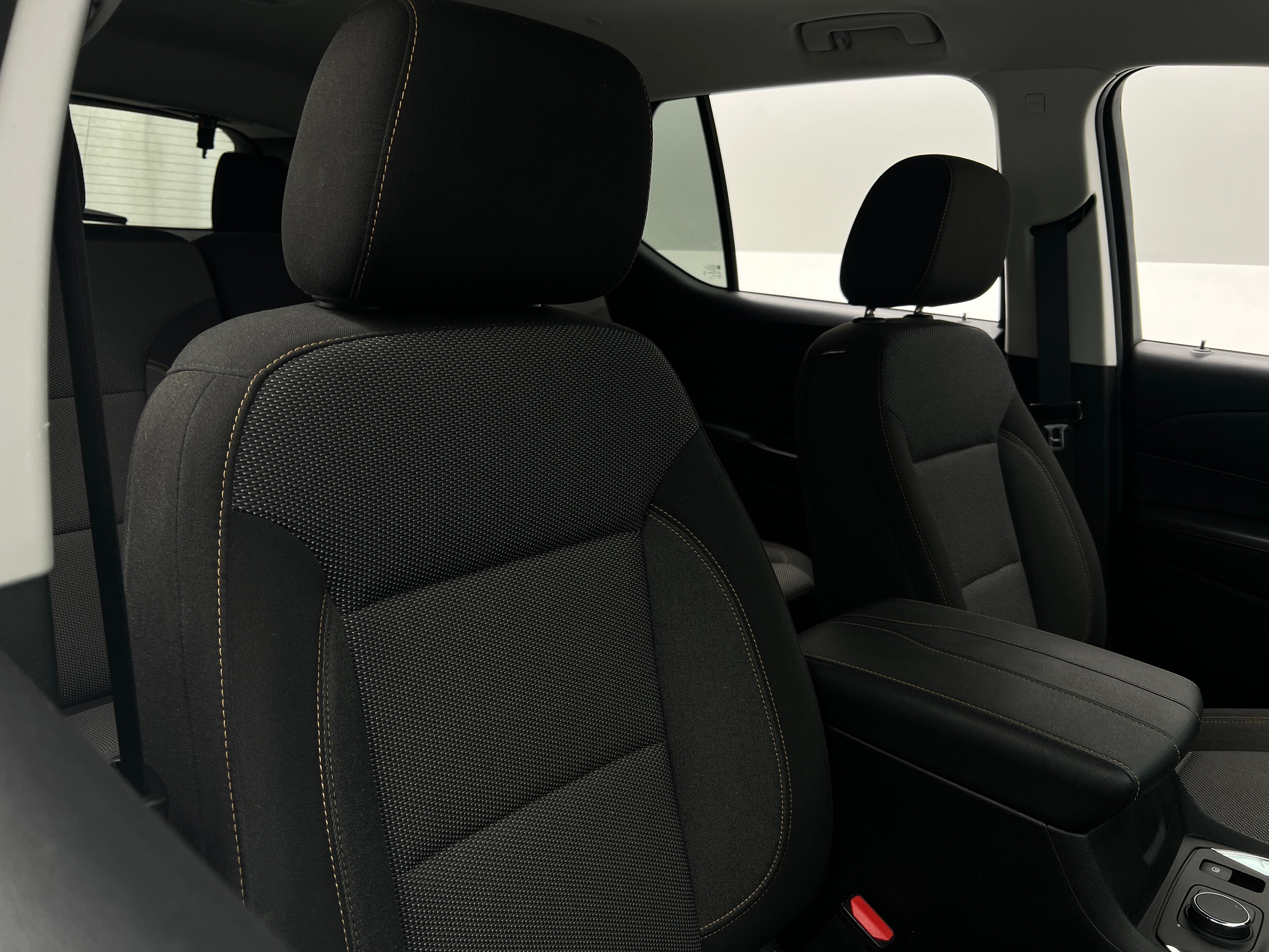 2021 Chevrolet Traverse LS 2