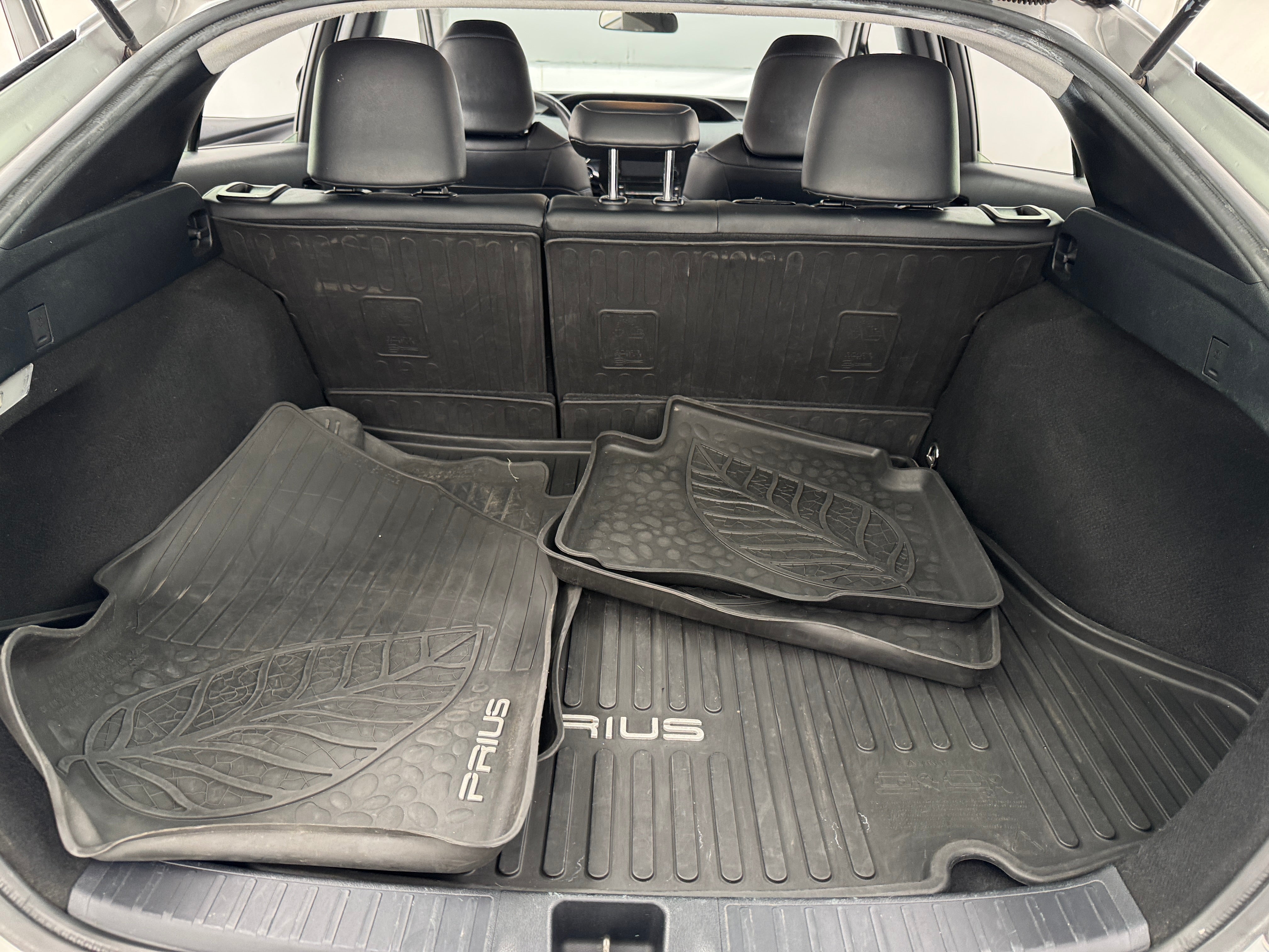 2017 Toyota Prius Three Touring 6