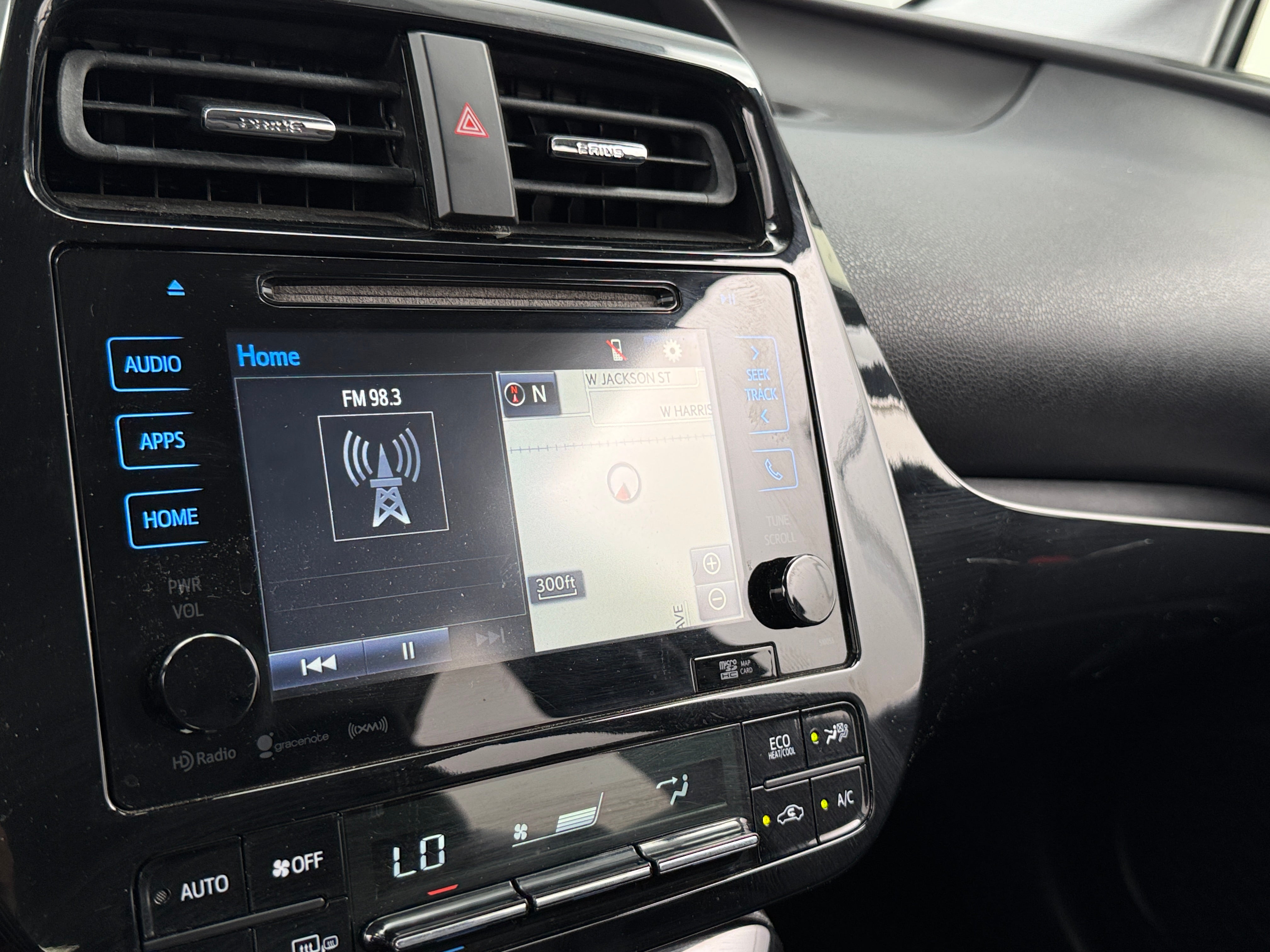 2017 Toyota Prius Three Touring 3