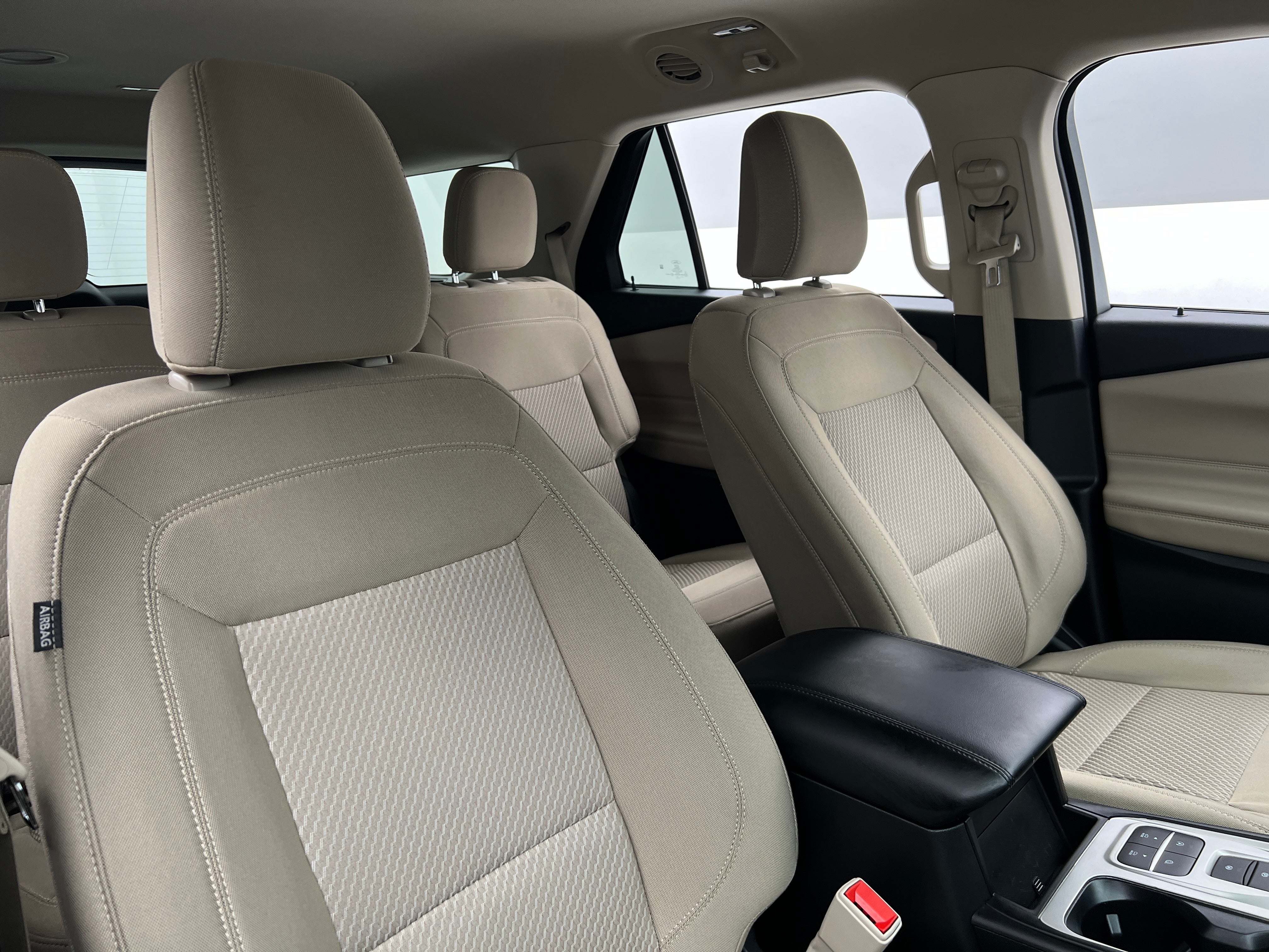 2024 Ford Explorer XLT 2
