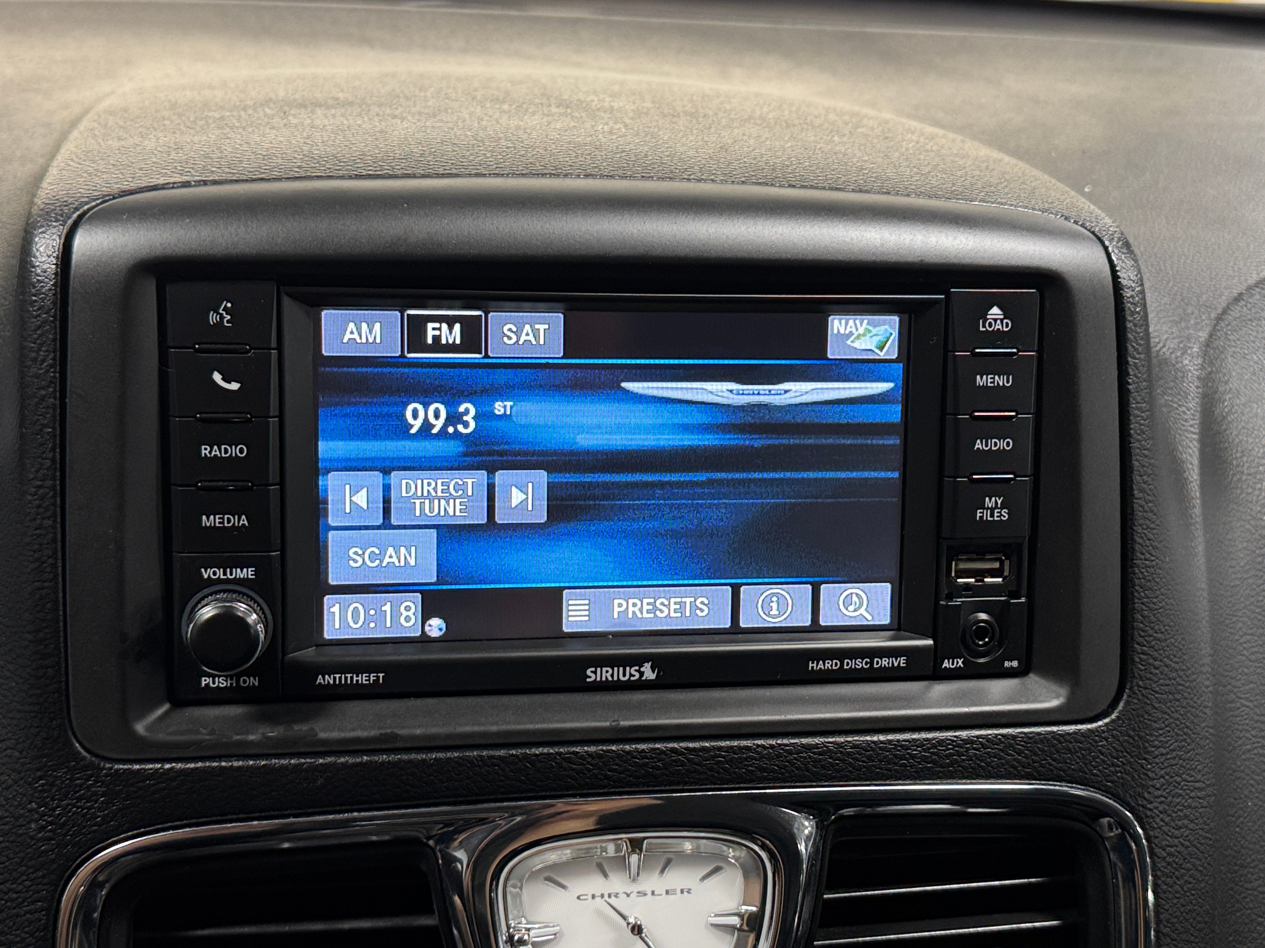2016 Chrysler Town & Country Touring 3