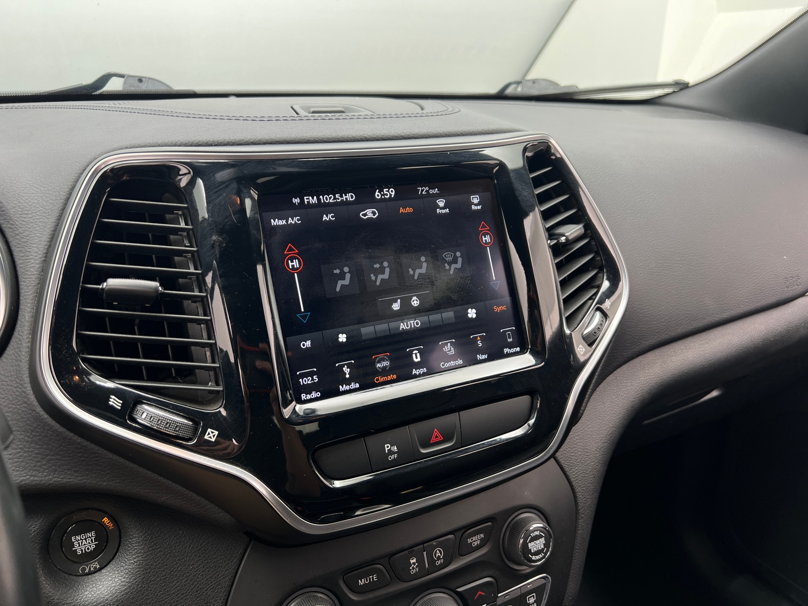 Thumbnail: 2019 Jeep Cherokee - 3