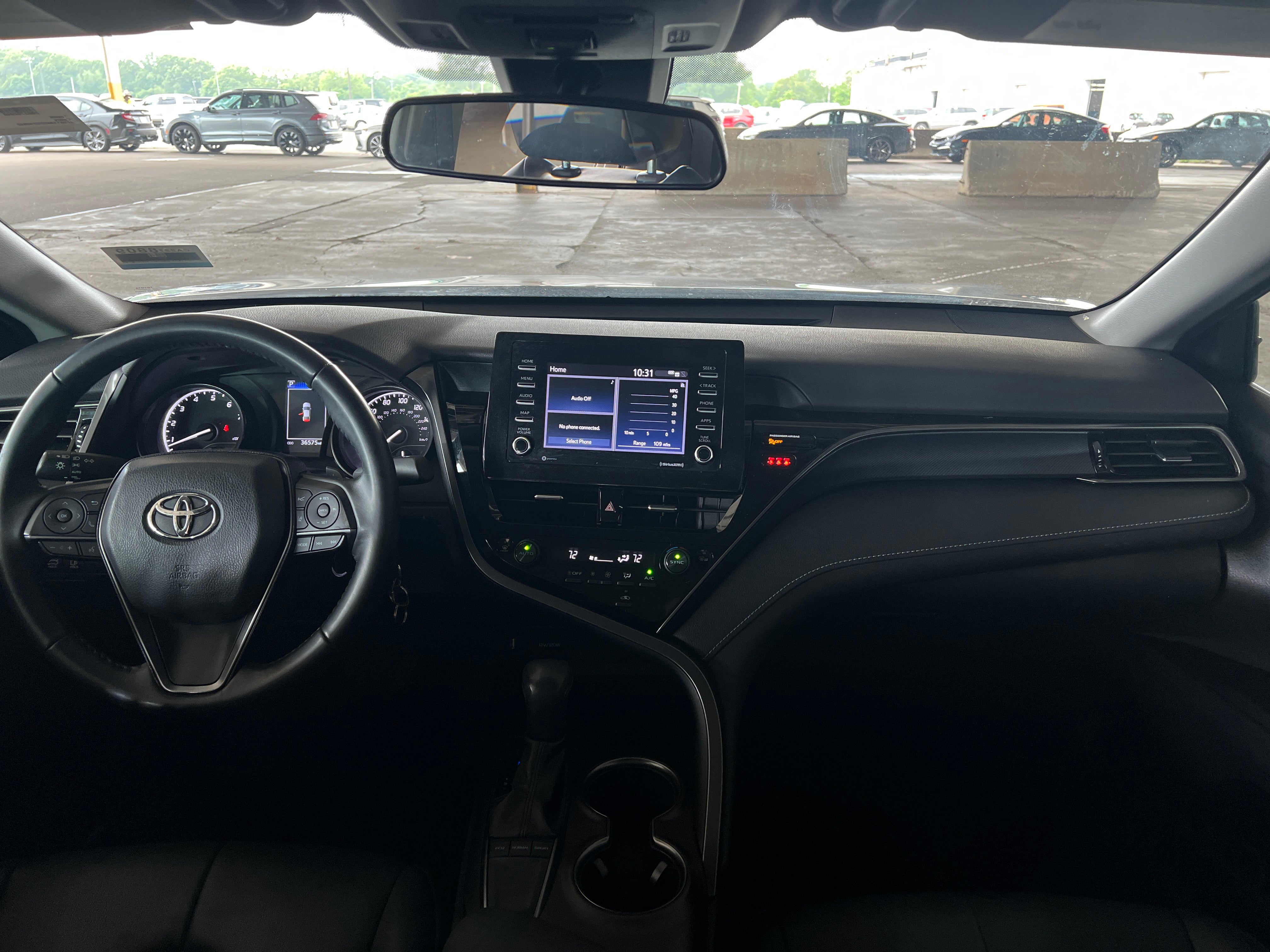 2023 Toyota Camry SE 2