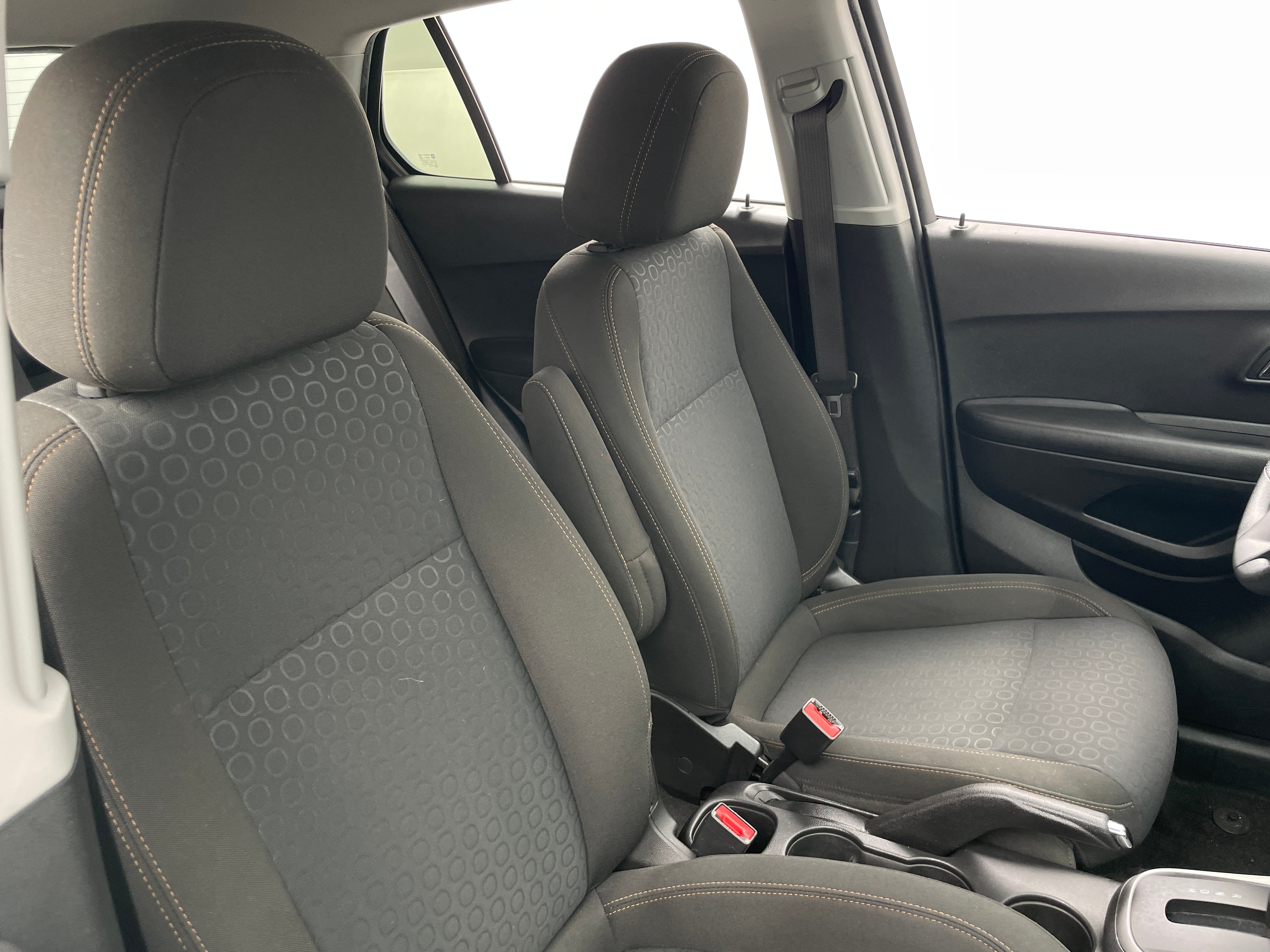 2021 Chevrolet Trax LS 2