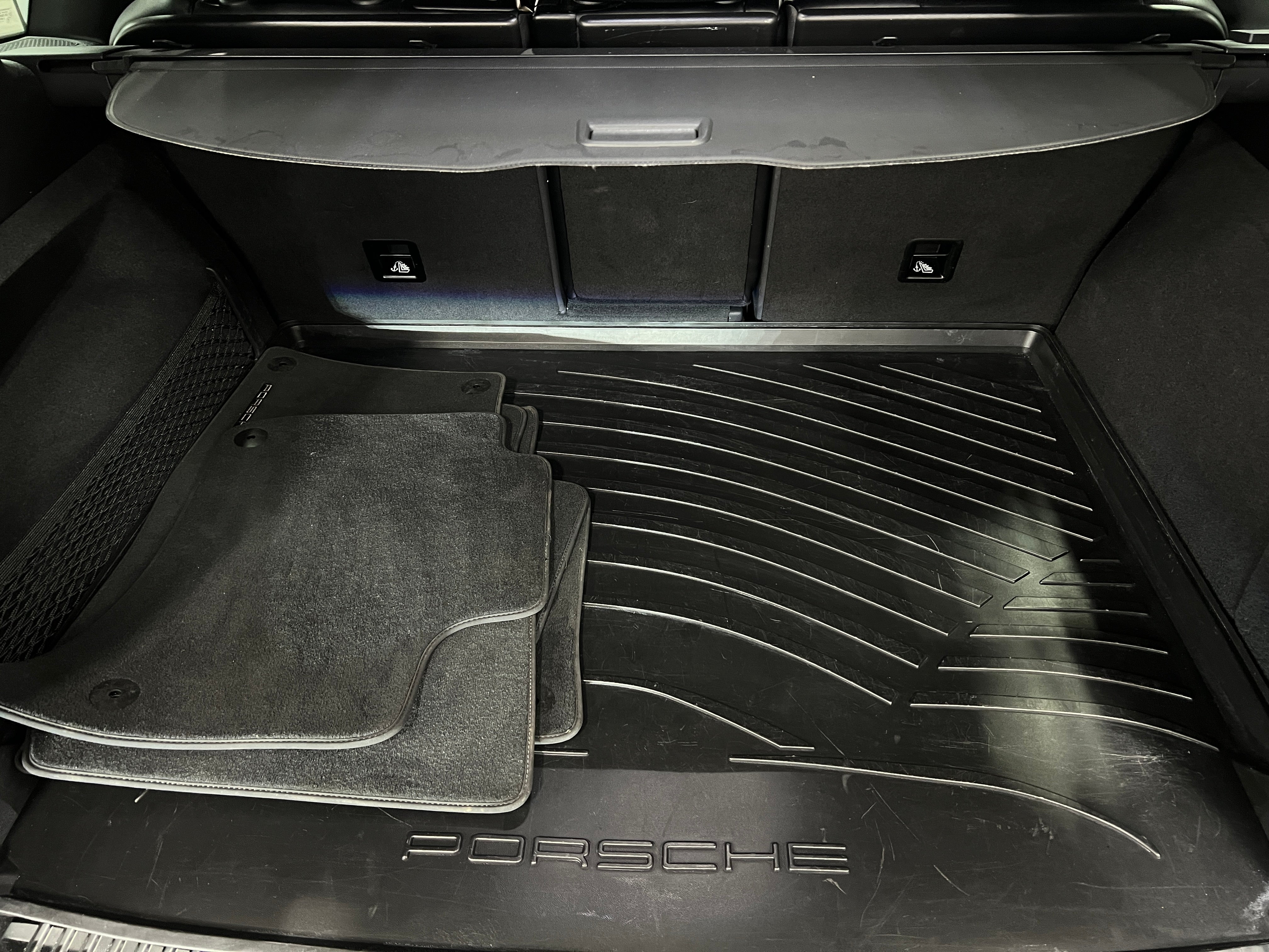 2016 Porsche Cayenne Base 6