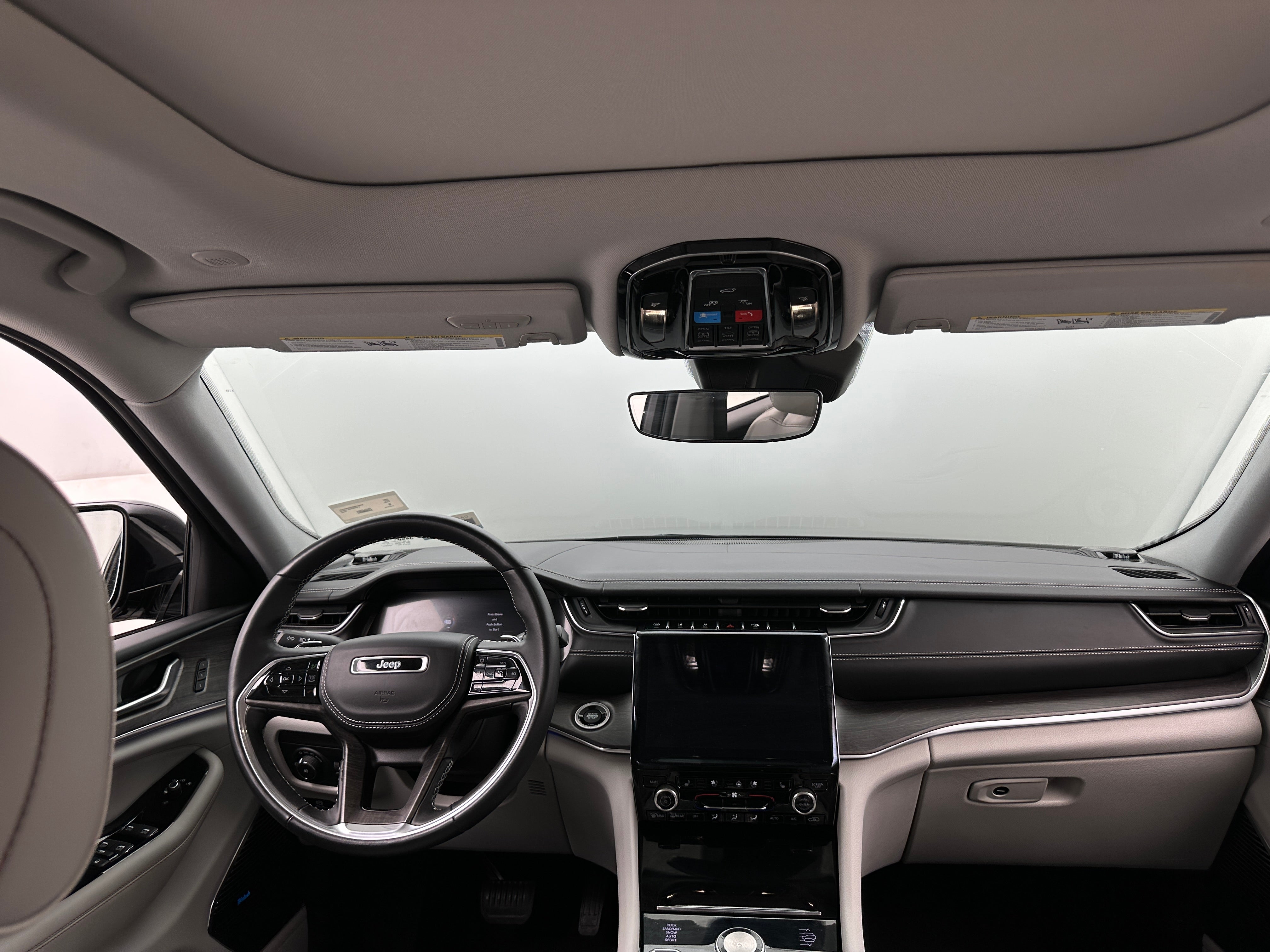 2022 Jeep Grand Cherokee L Overland 2