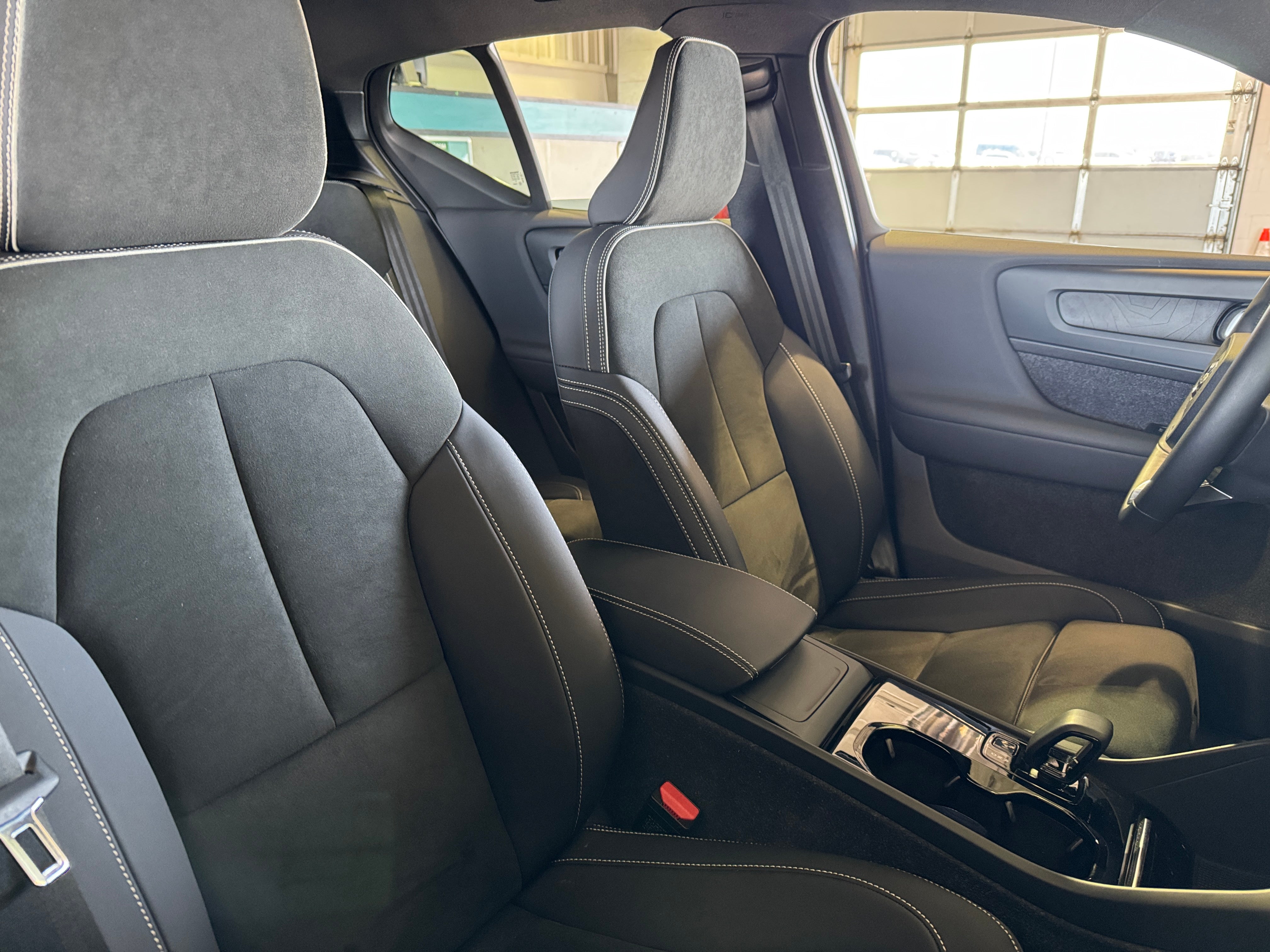 2023 Volvo XC40 Recharge Plus 2