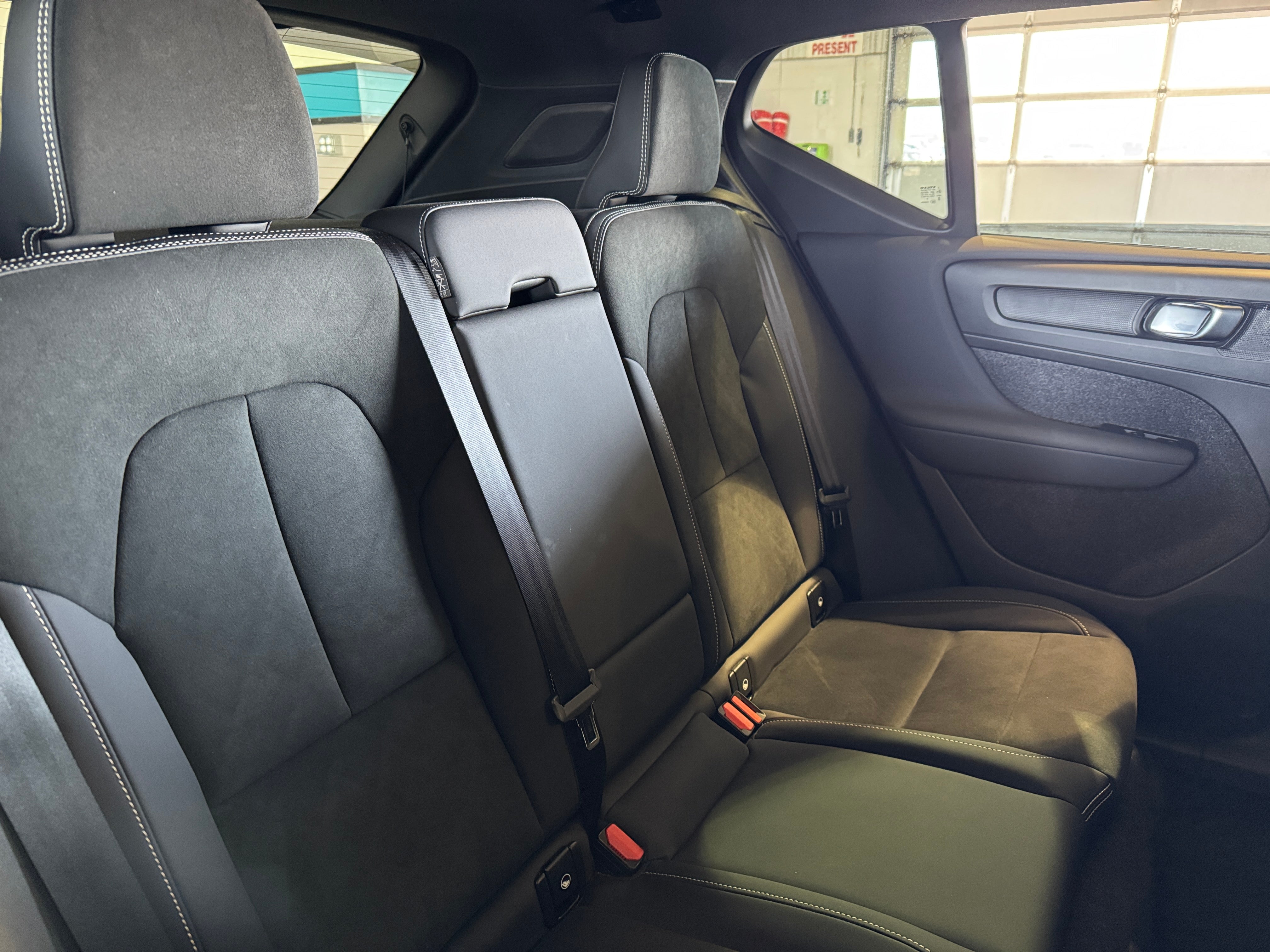 2023 Volvo XC40 Recharge Plus 6
