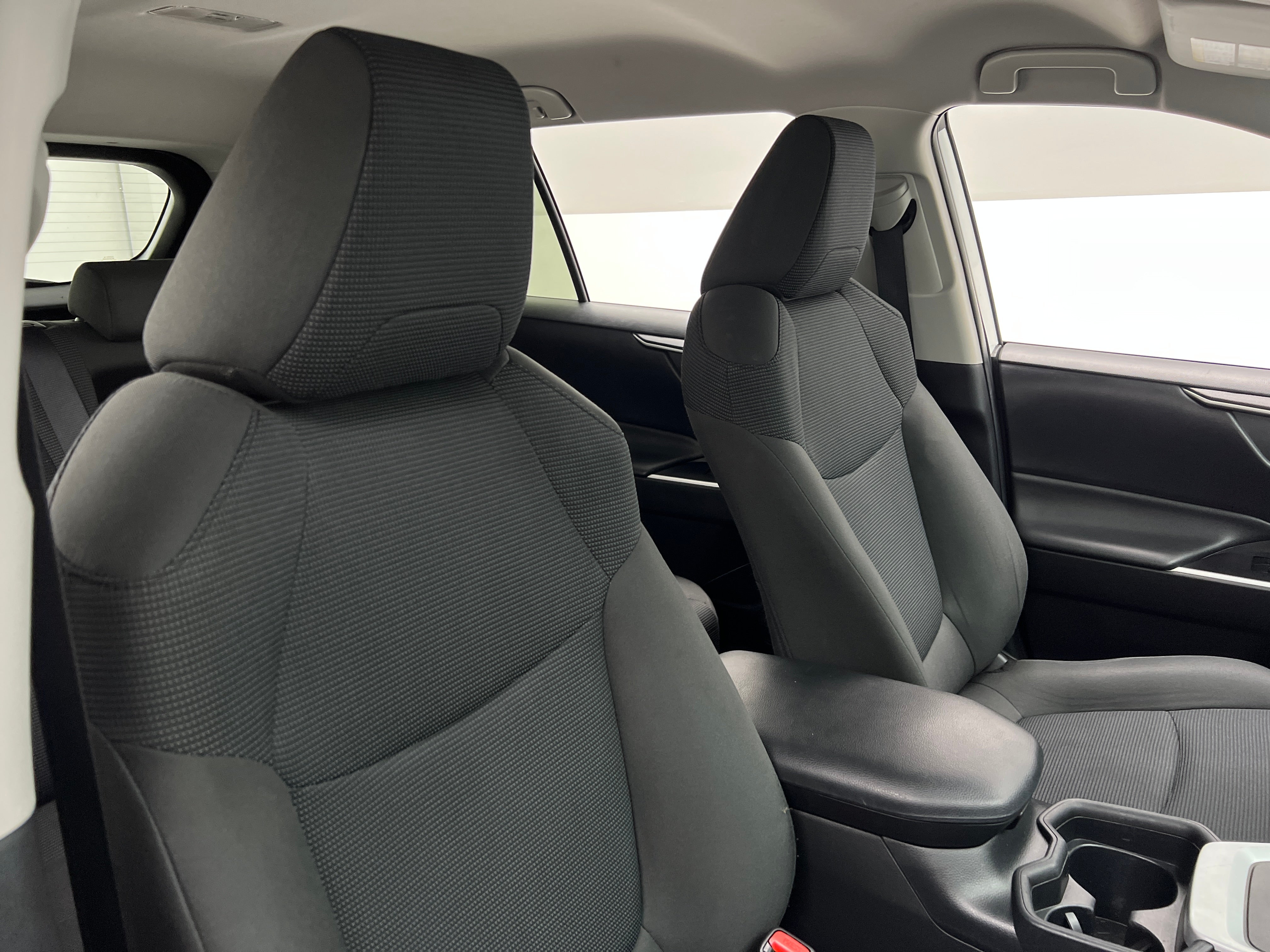 2020 Toyota RAV4 LE 2