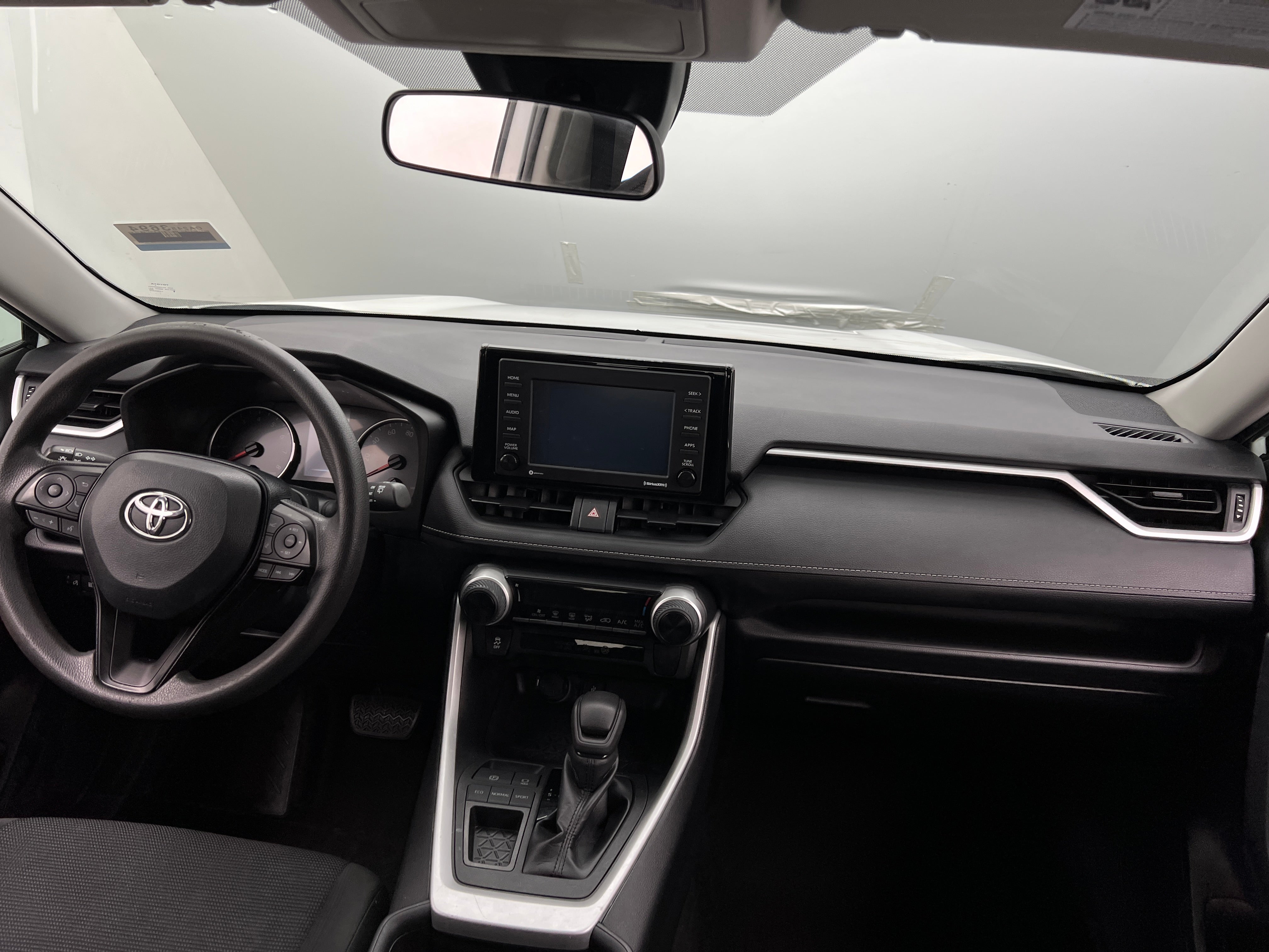2020 Toyota RAV4 LE 3