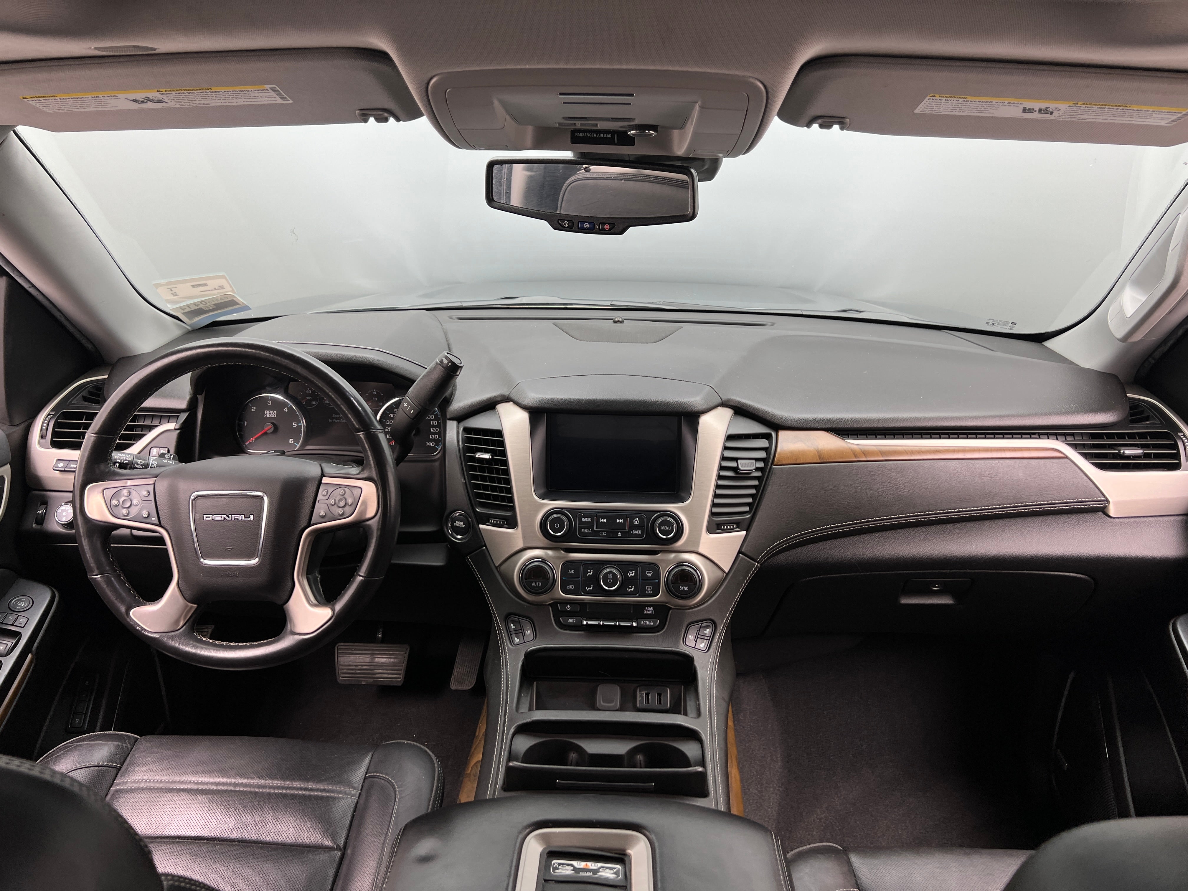 2020 GMC Yukon XL Denali 2