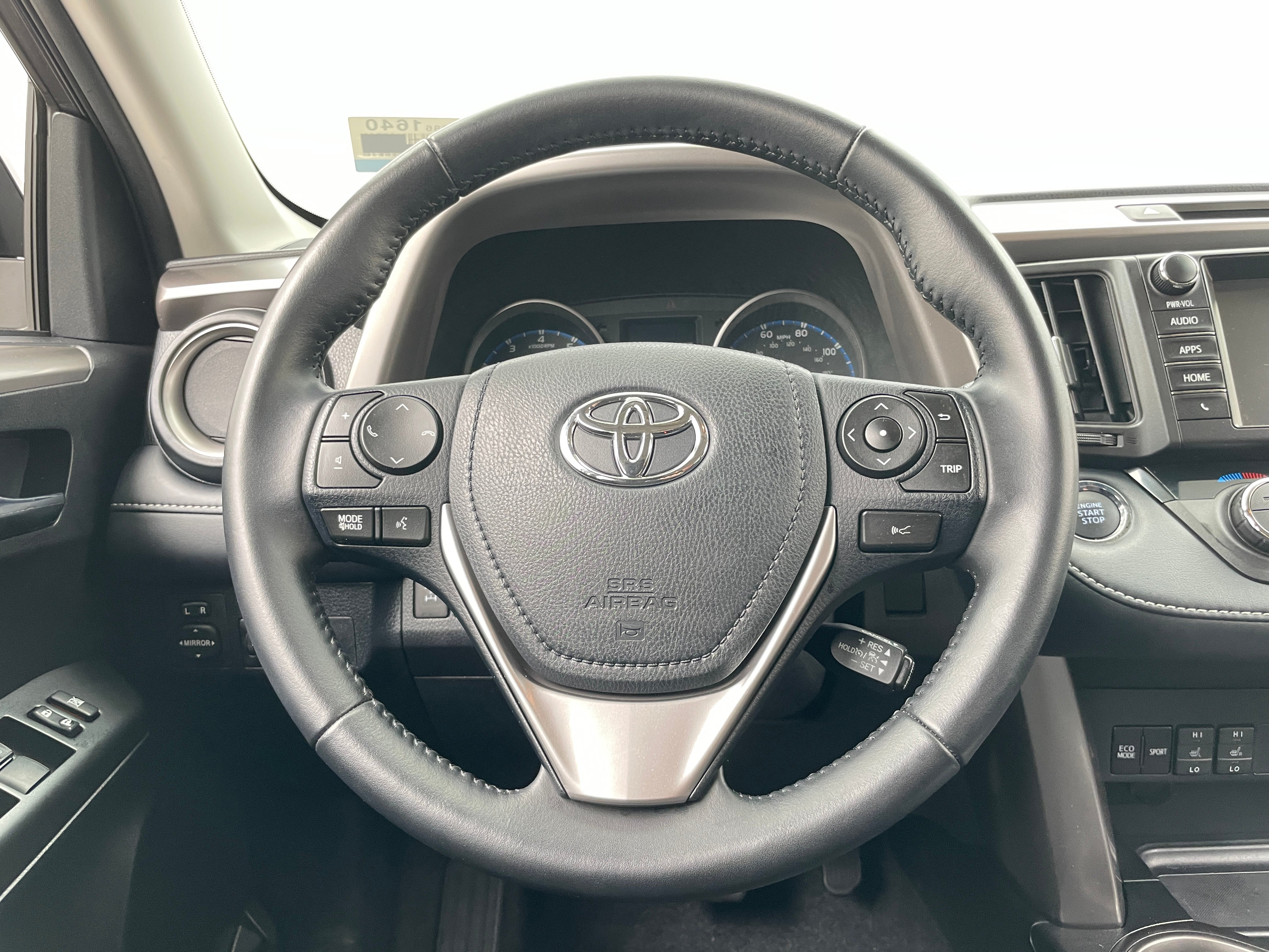2018 Toyota RAV4 XLE 5