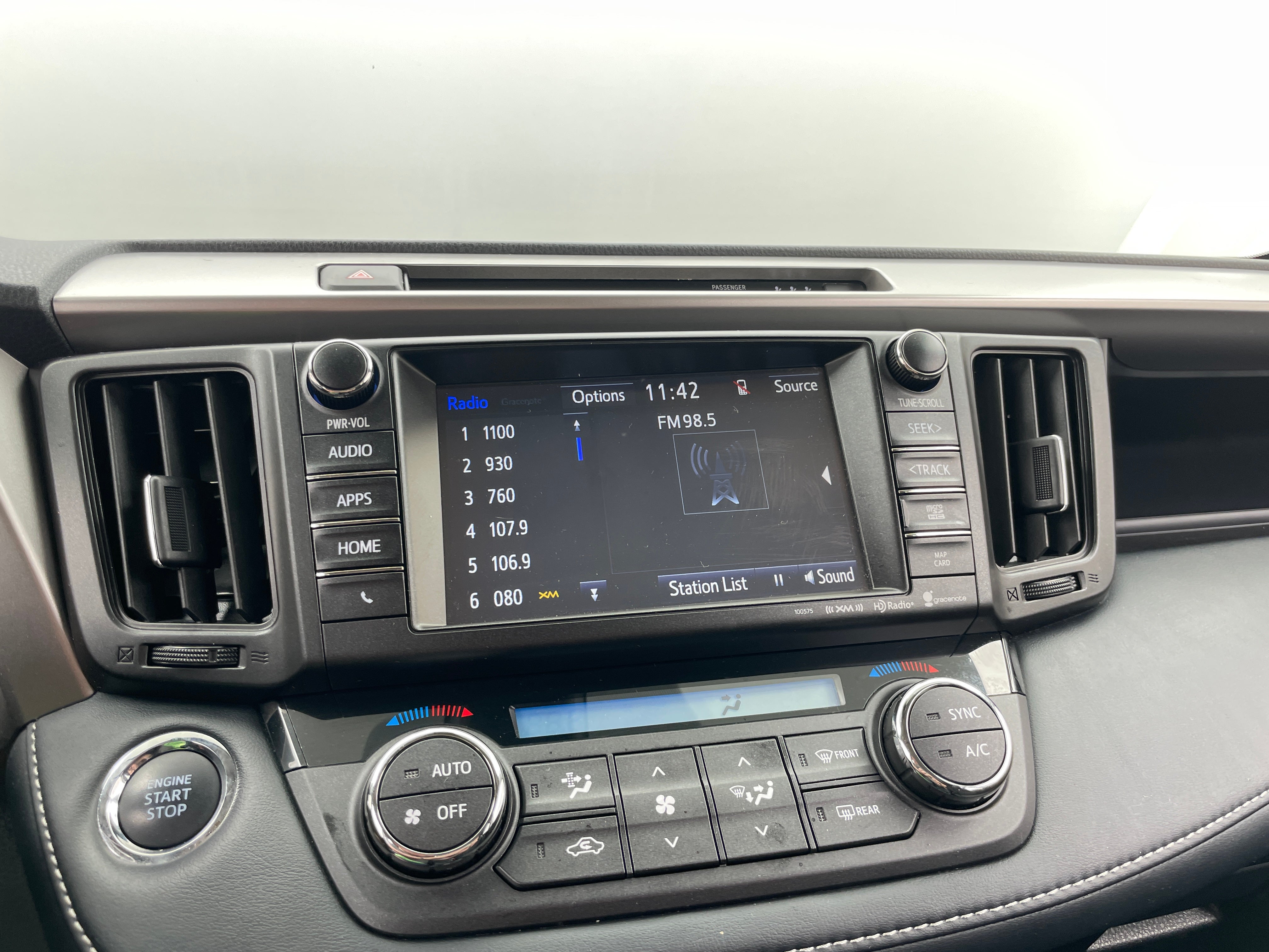 2018 Toyota RAV4 XLE 4