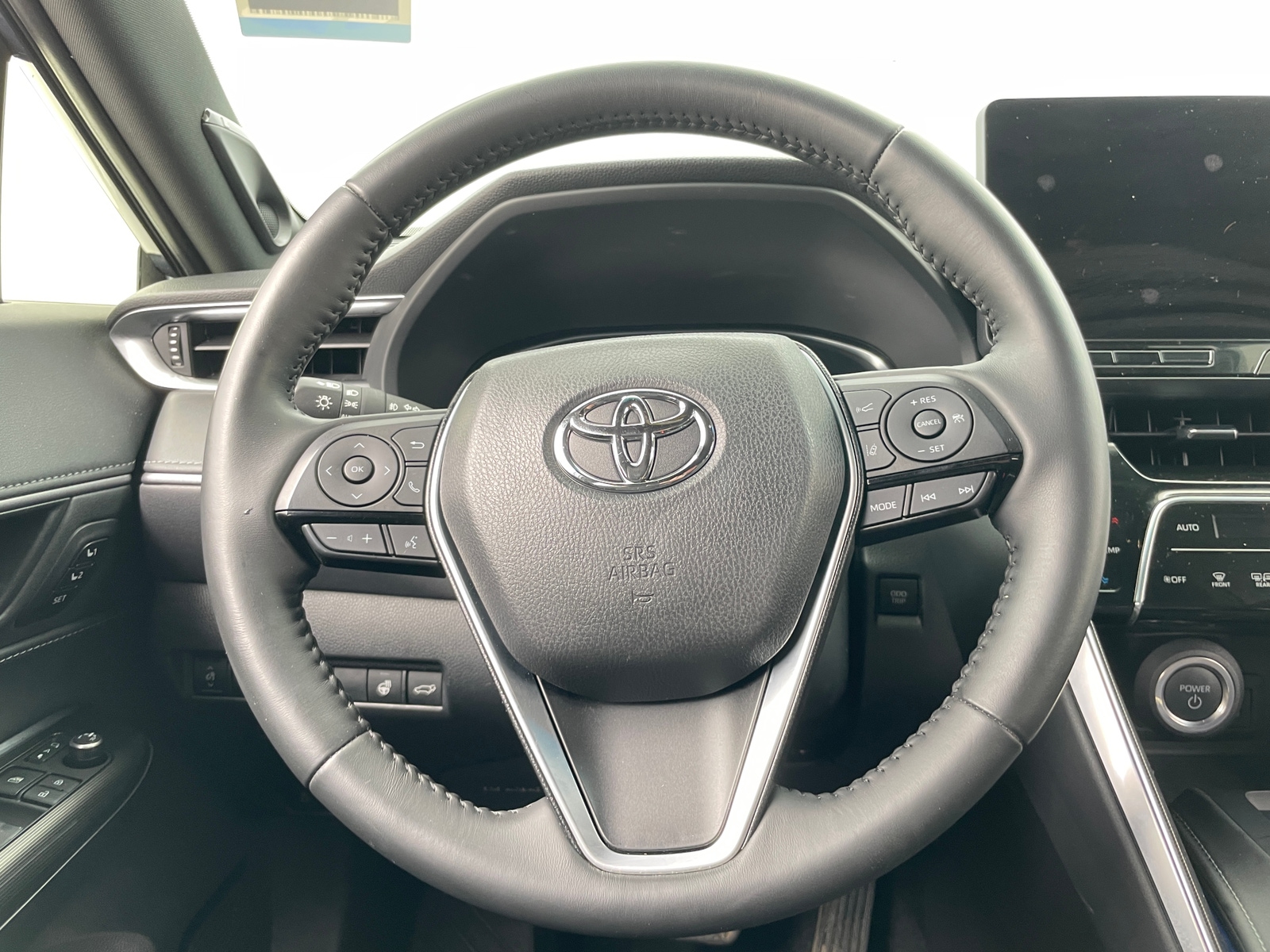 Thumbnail: 2024 Toyota Venza - 4