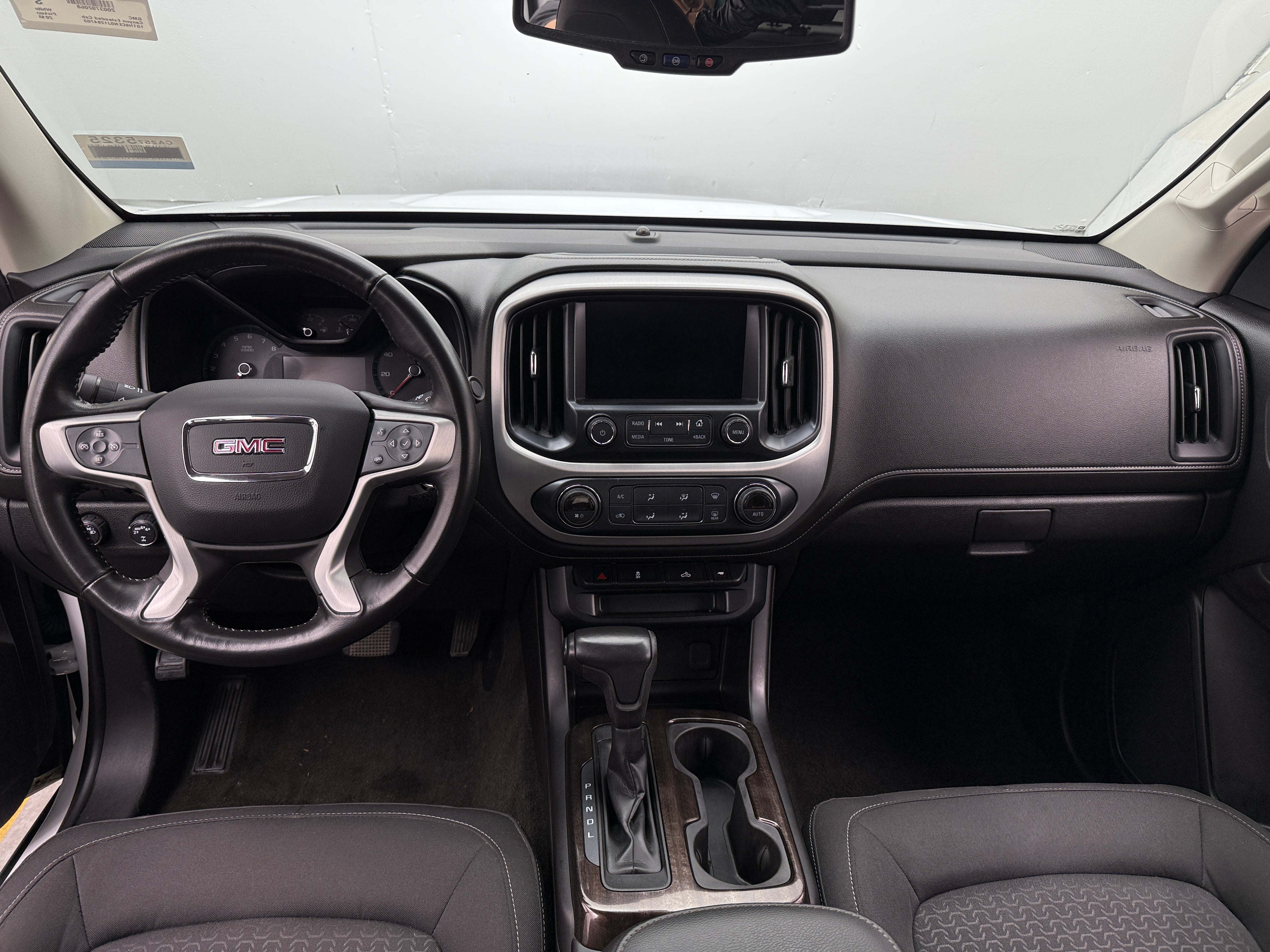 2018 GMC Canyon SLE 3