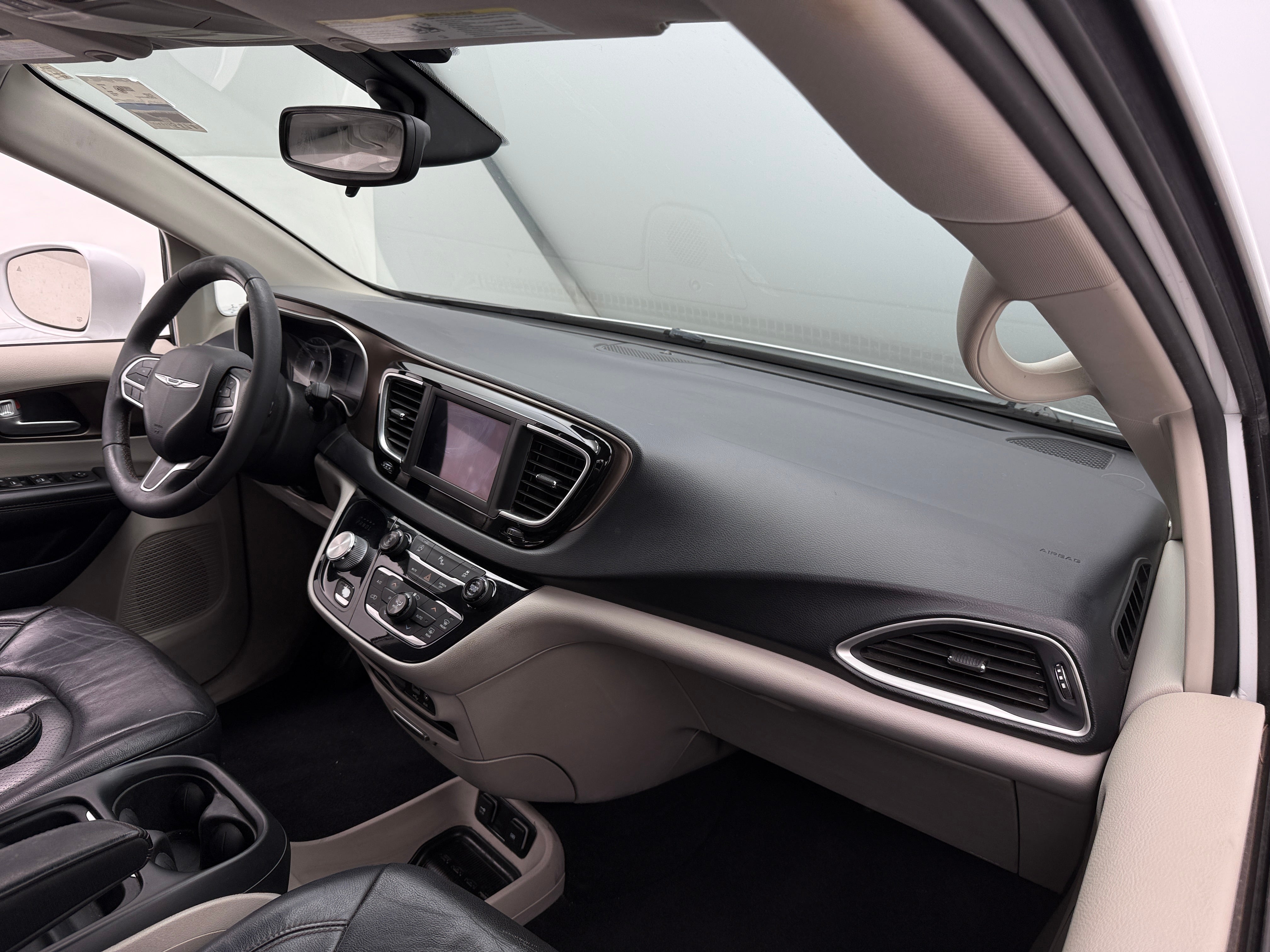 2018 Chrysler Pacifica Touring L 2