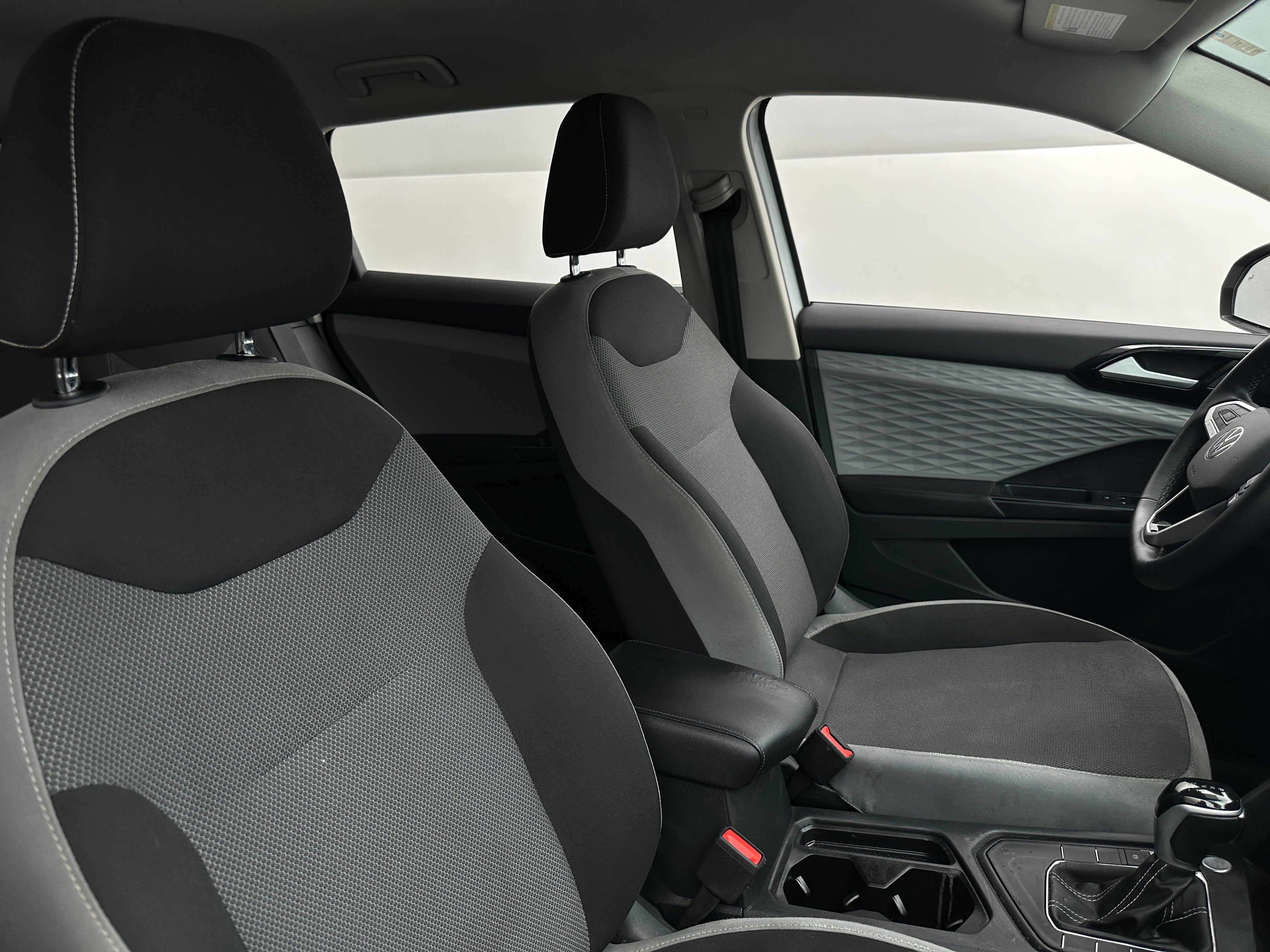 2022 Volkswagen Taos S 2