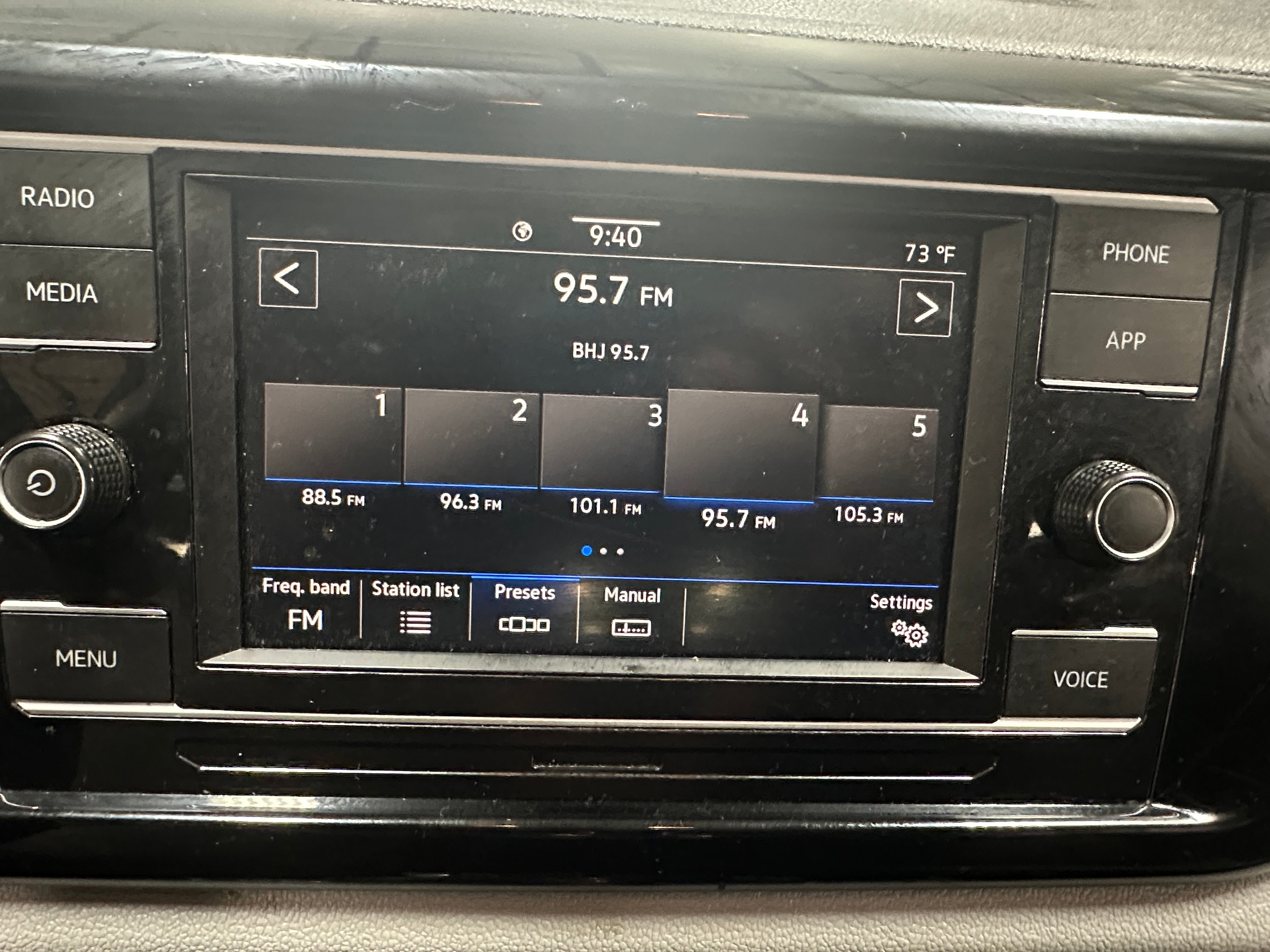 2022 Volkswagen Taos S 4