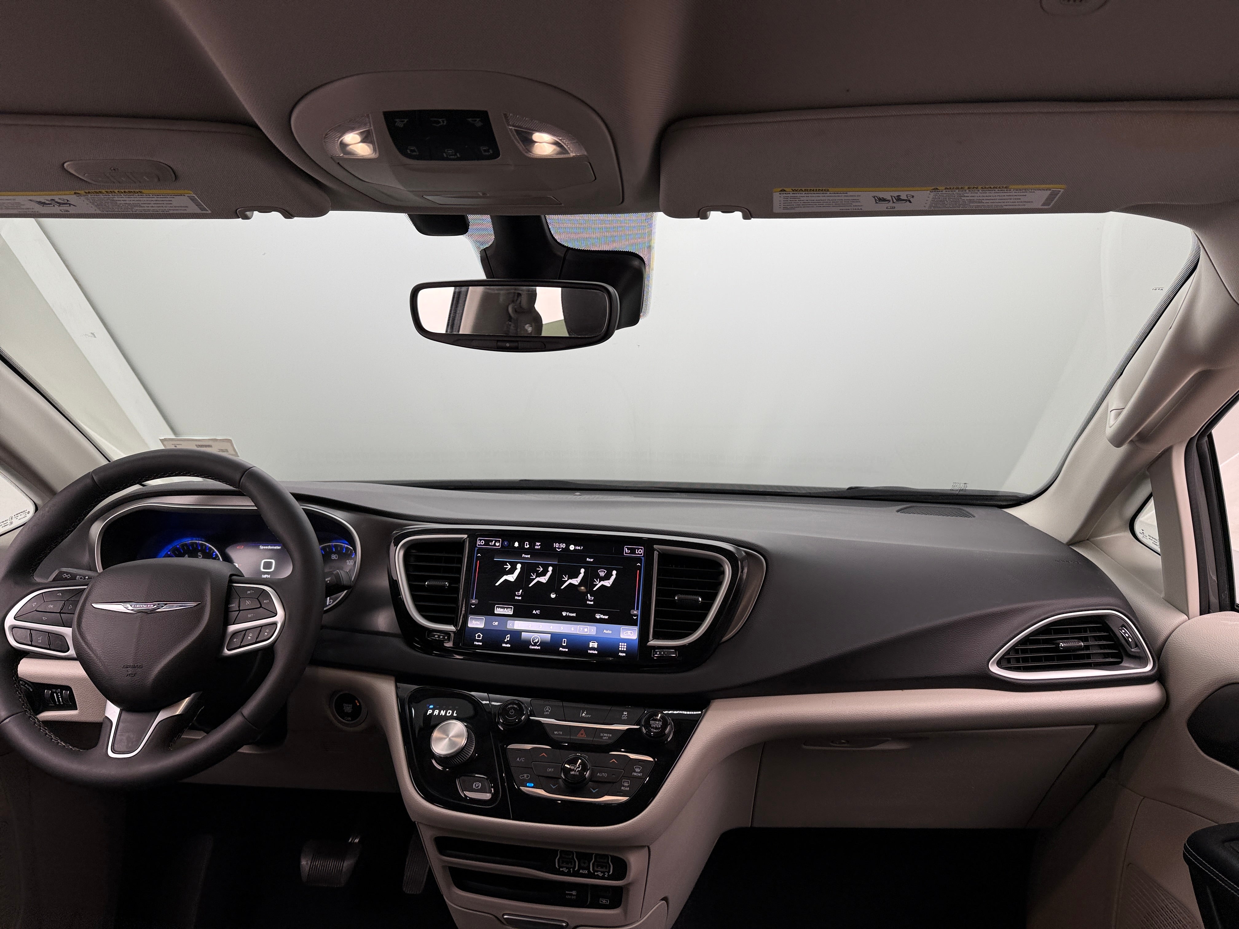 2022 Chrysler Pacifica Touring L 2