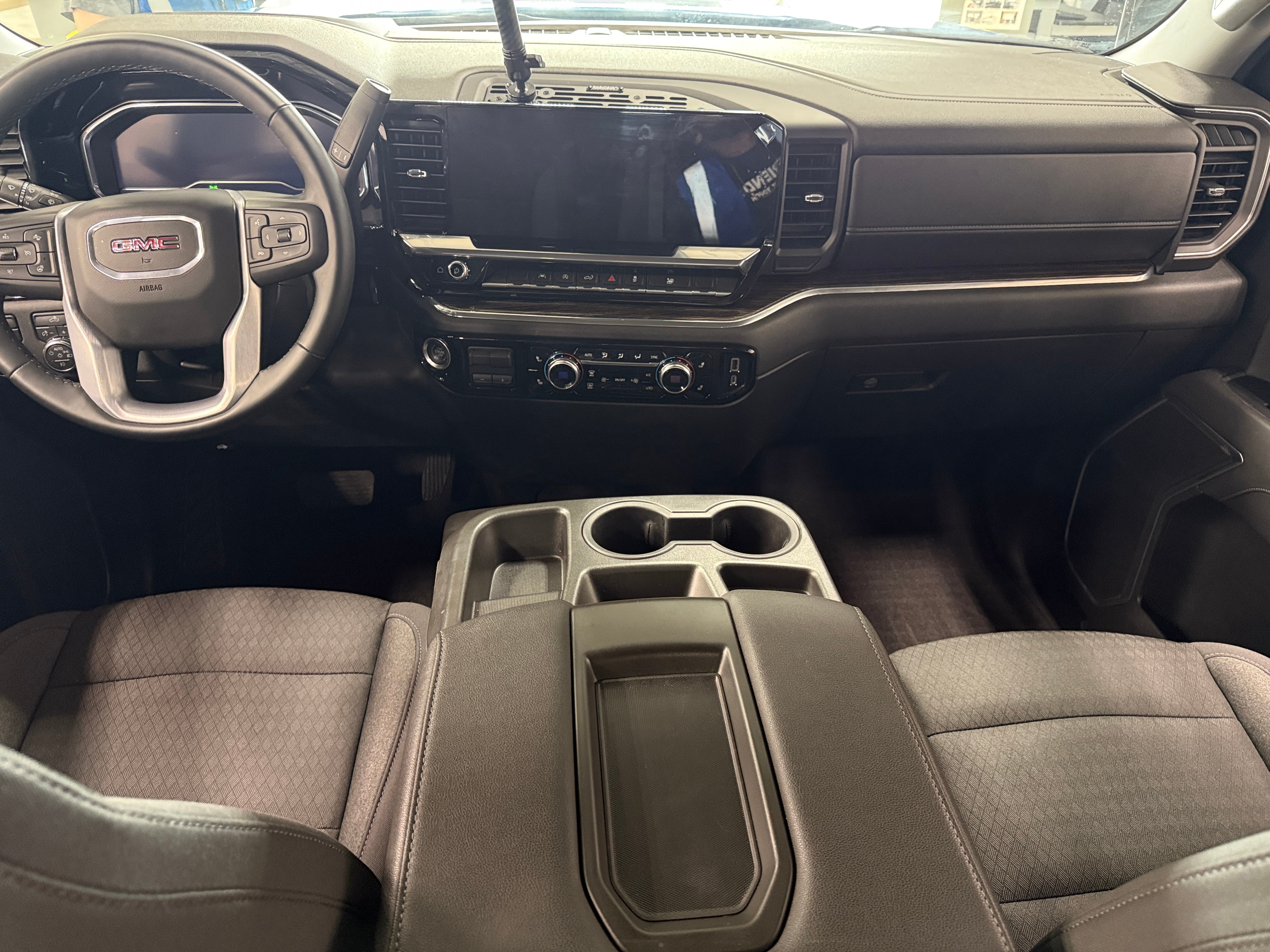 2023 GMC Sierra 1500 Elevation 2