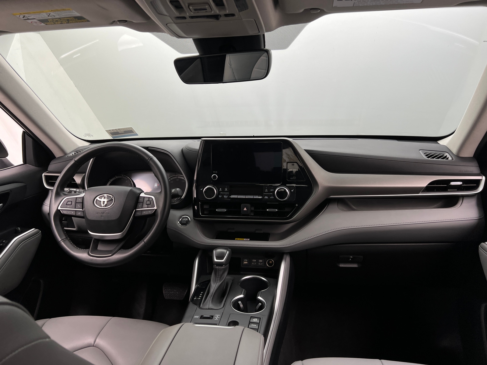 Thumbnail: 2023 Toyota Highlander - 2