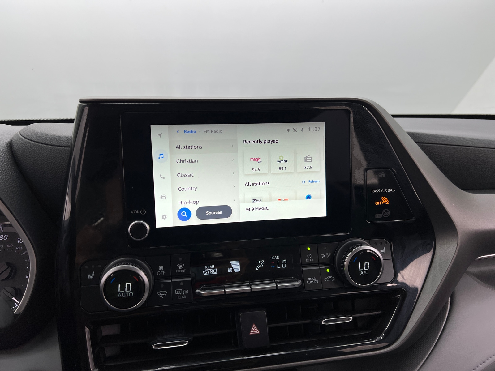 Thumbnail: 2023 Toyota Highlander - 3