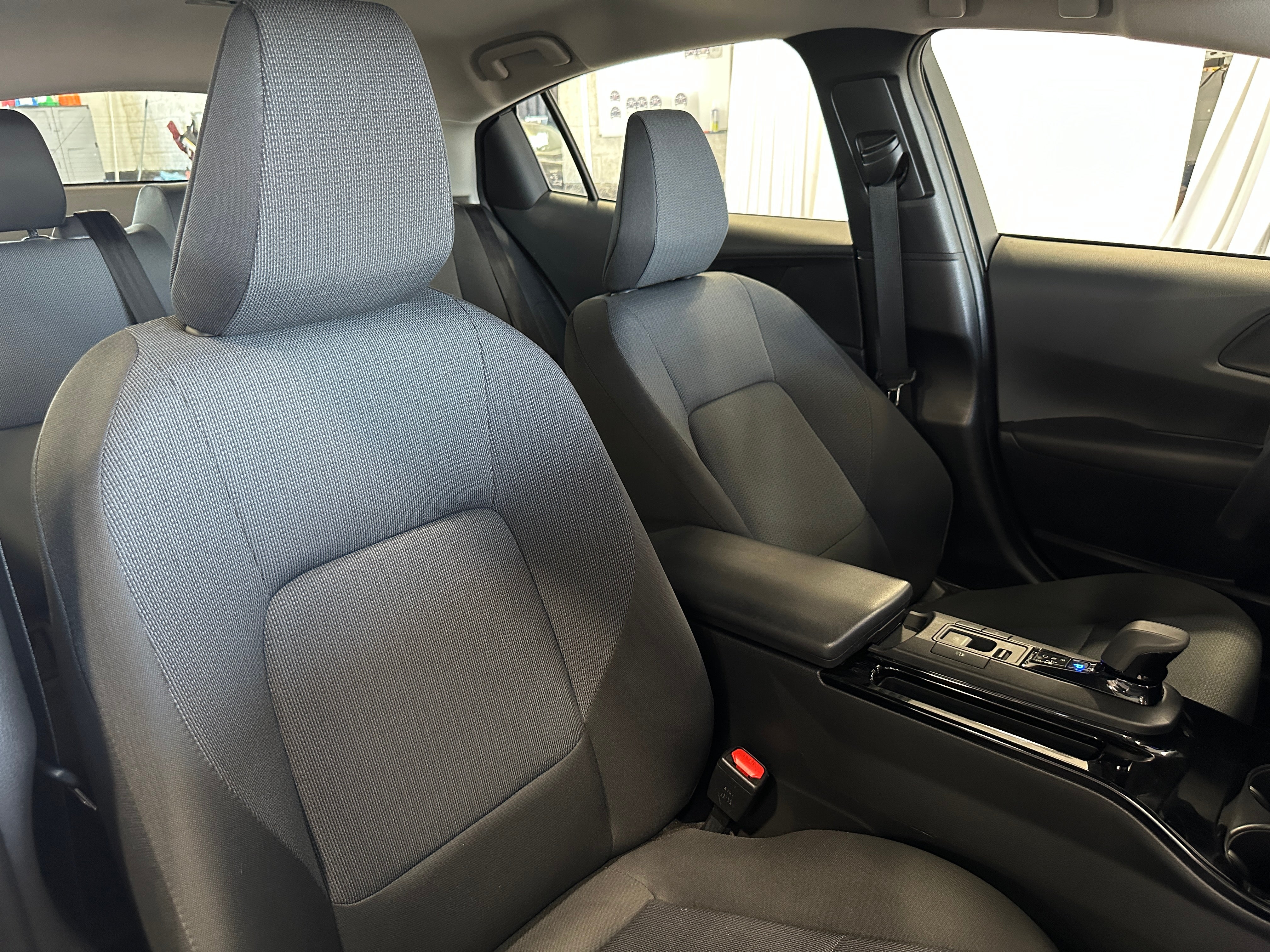 2024 Toyota Prius LE 2