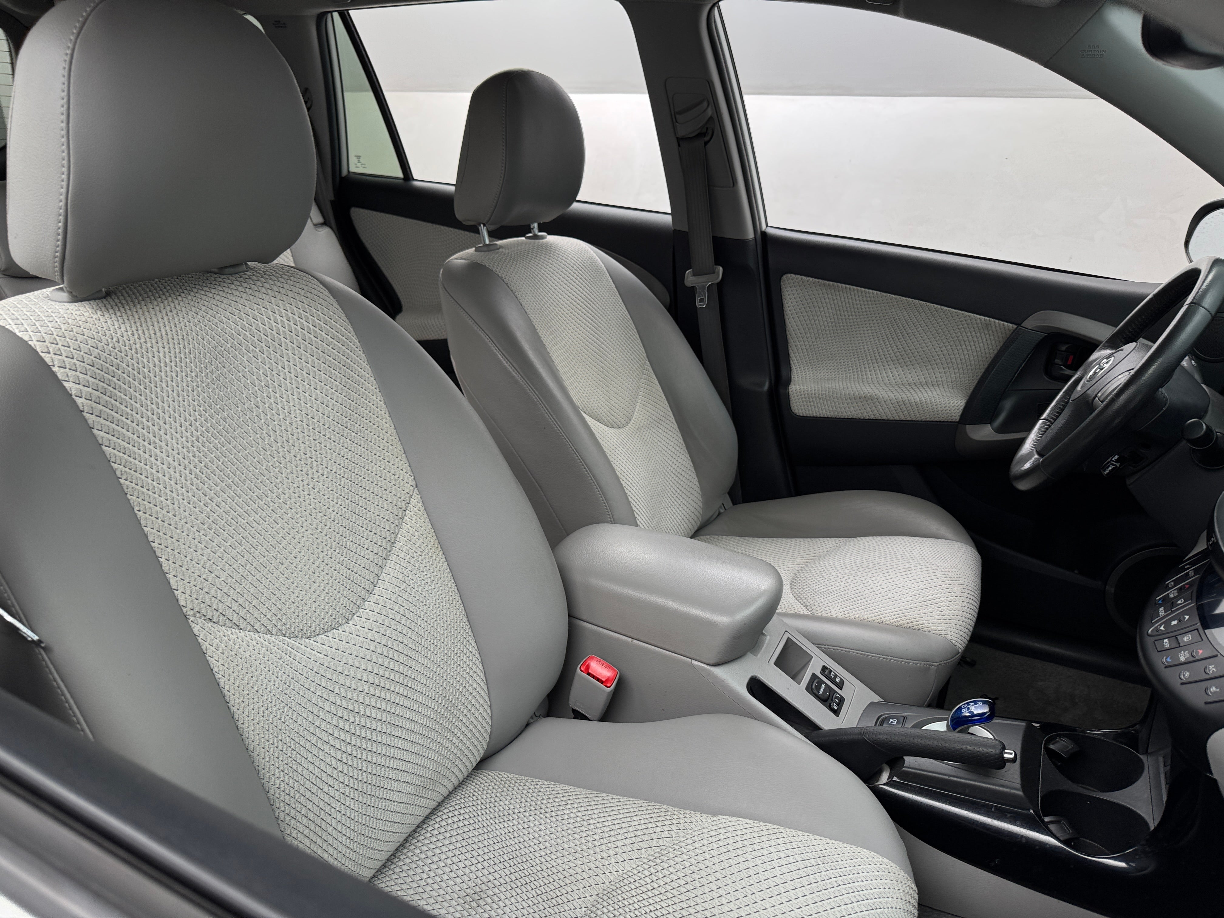 2013 Toyota RAV4 EV 2