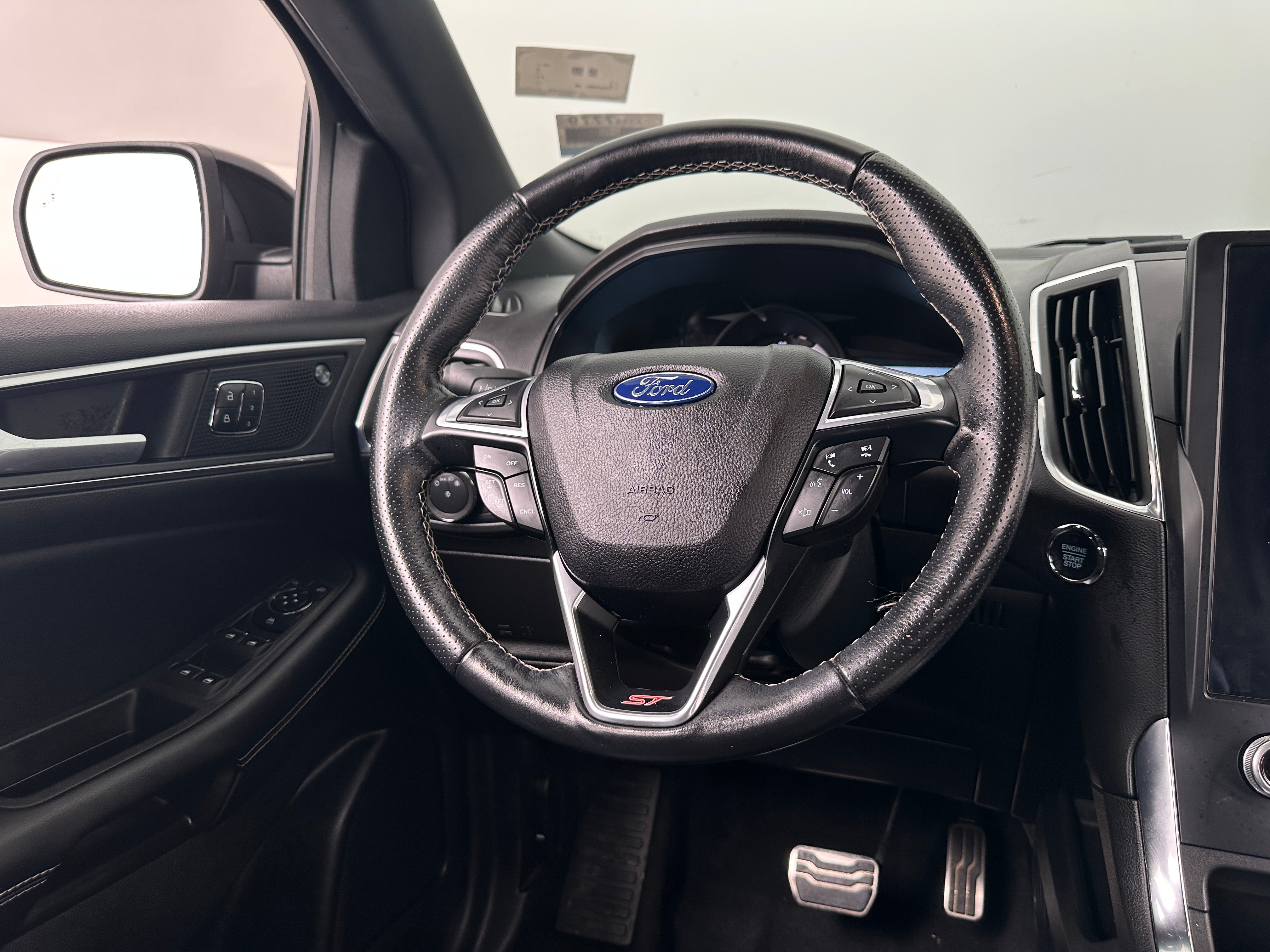 2022 Ford Edge ST 4