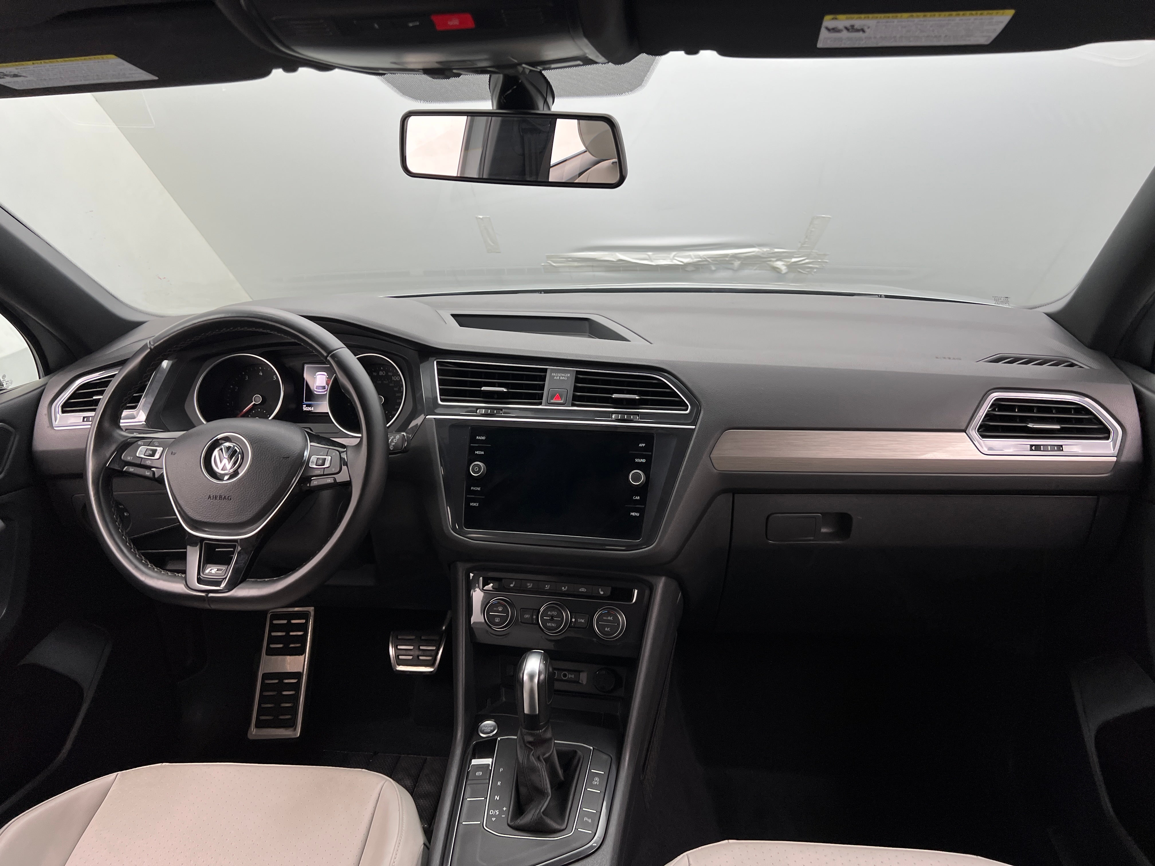 2020 Volkswagen Tiguan SE R-Line Black 2