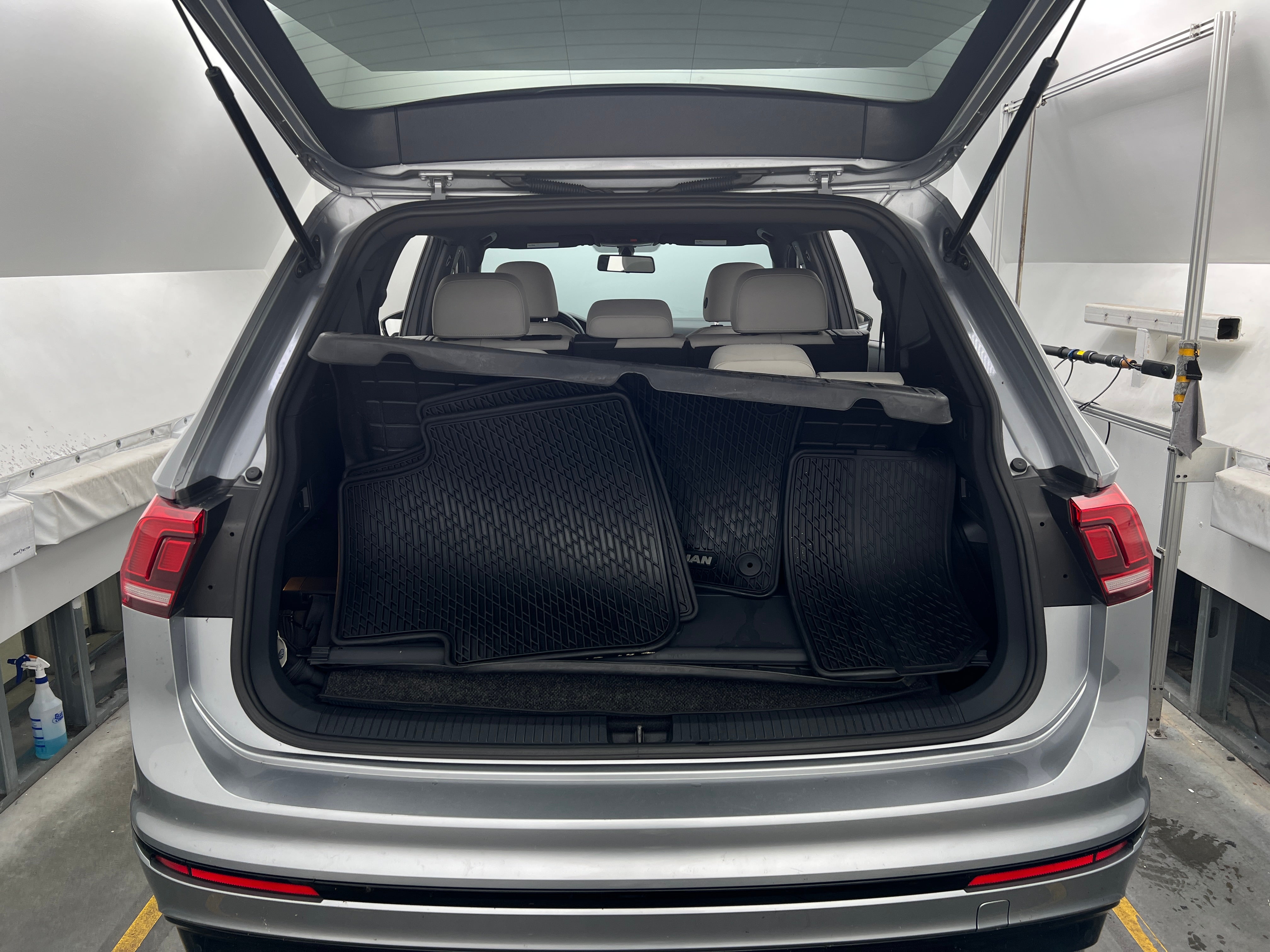 2020 Volkswagen Tiguan SE R-Line Black 6