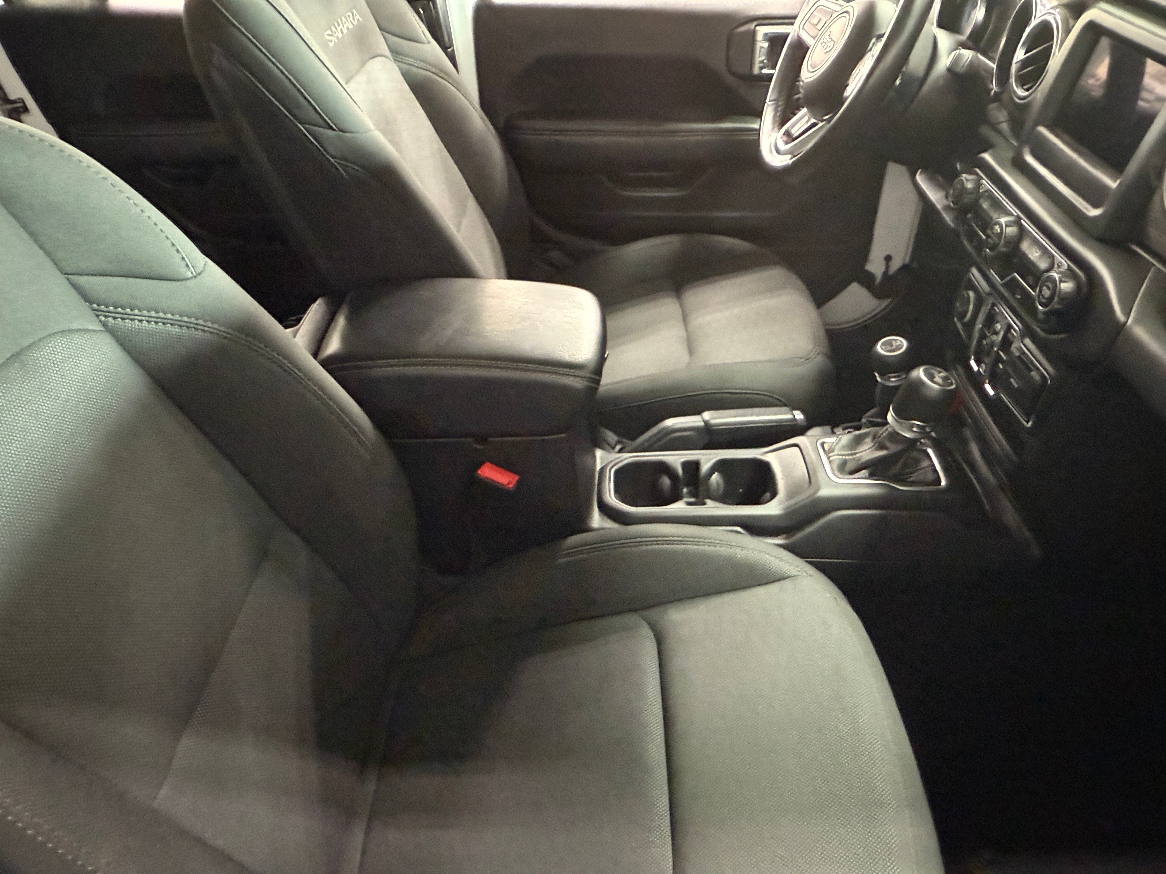 2020 Jeep Wrangler Unlimited Sahara 2