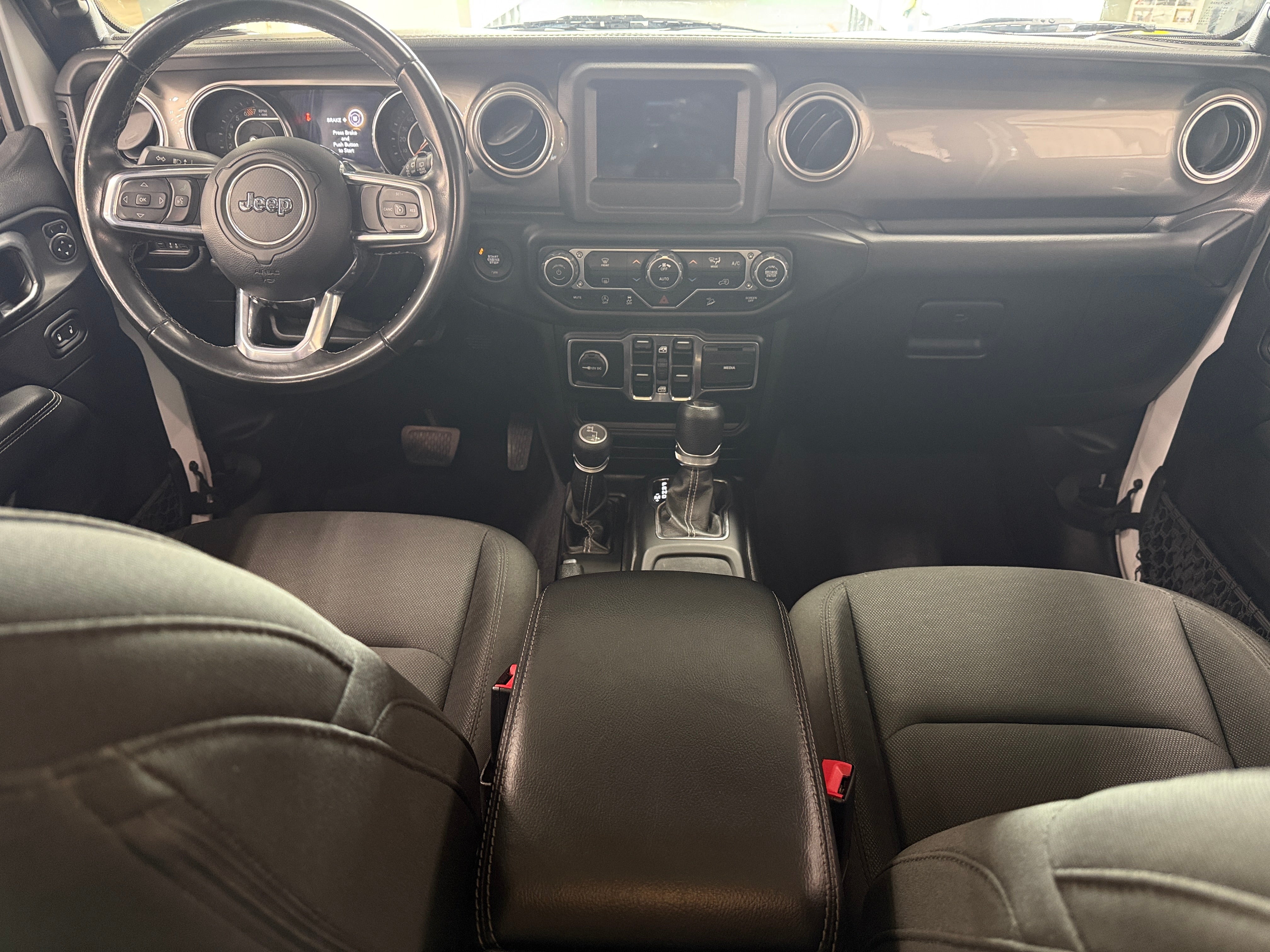 2020 Jeep Wrangler Unlimited Sahara 3