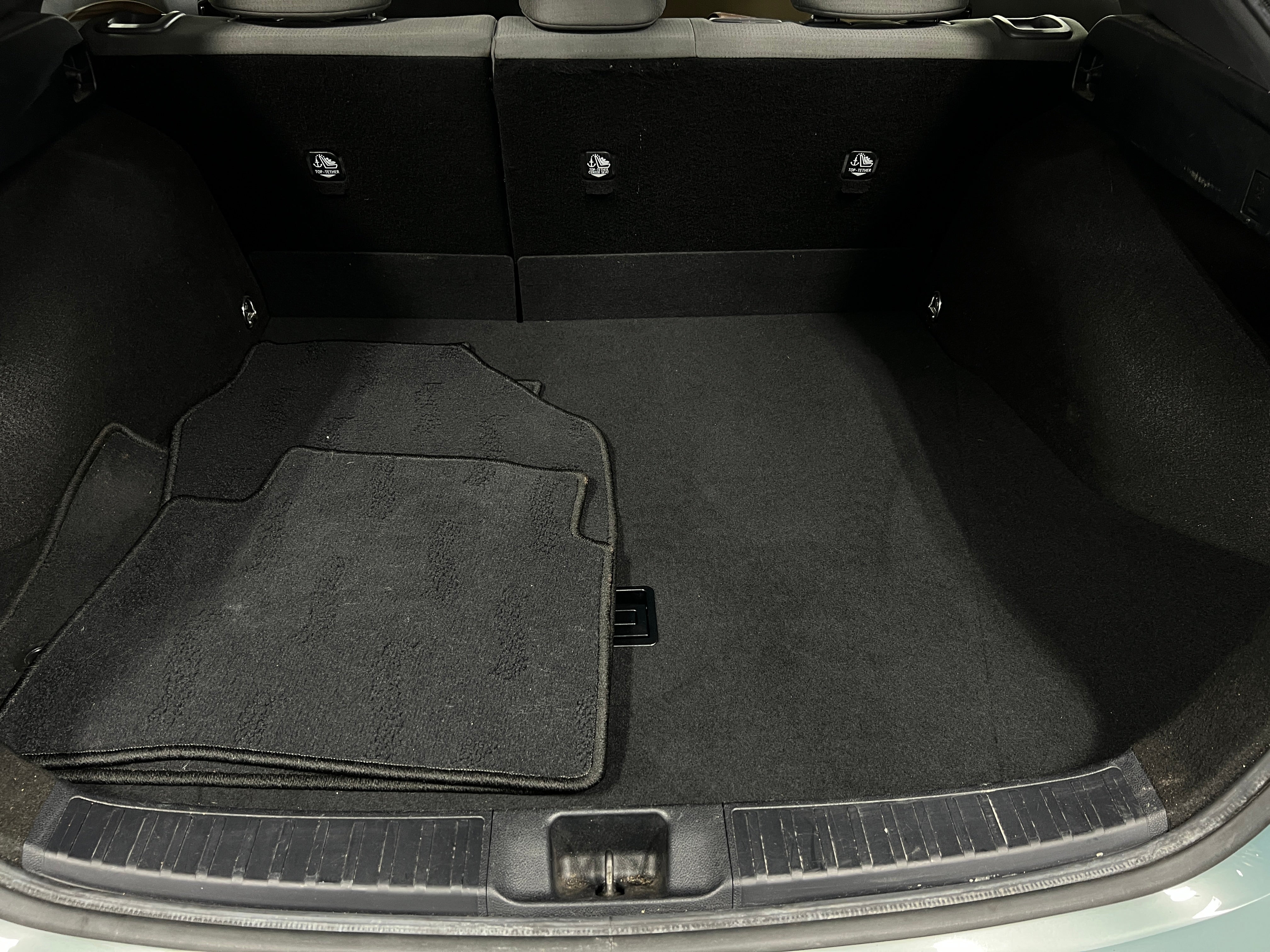 2017 Toyota Prius Two 7