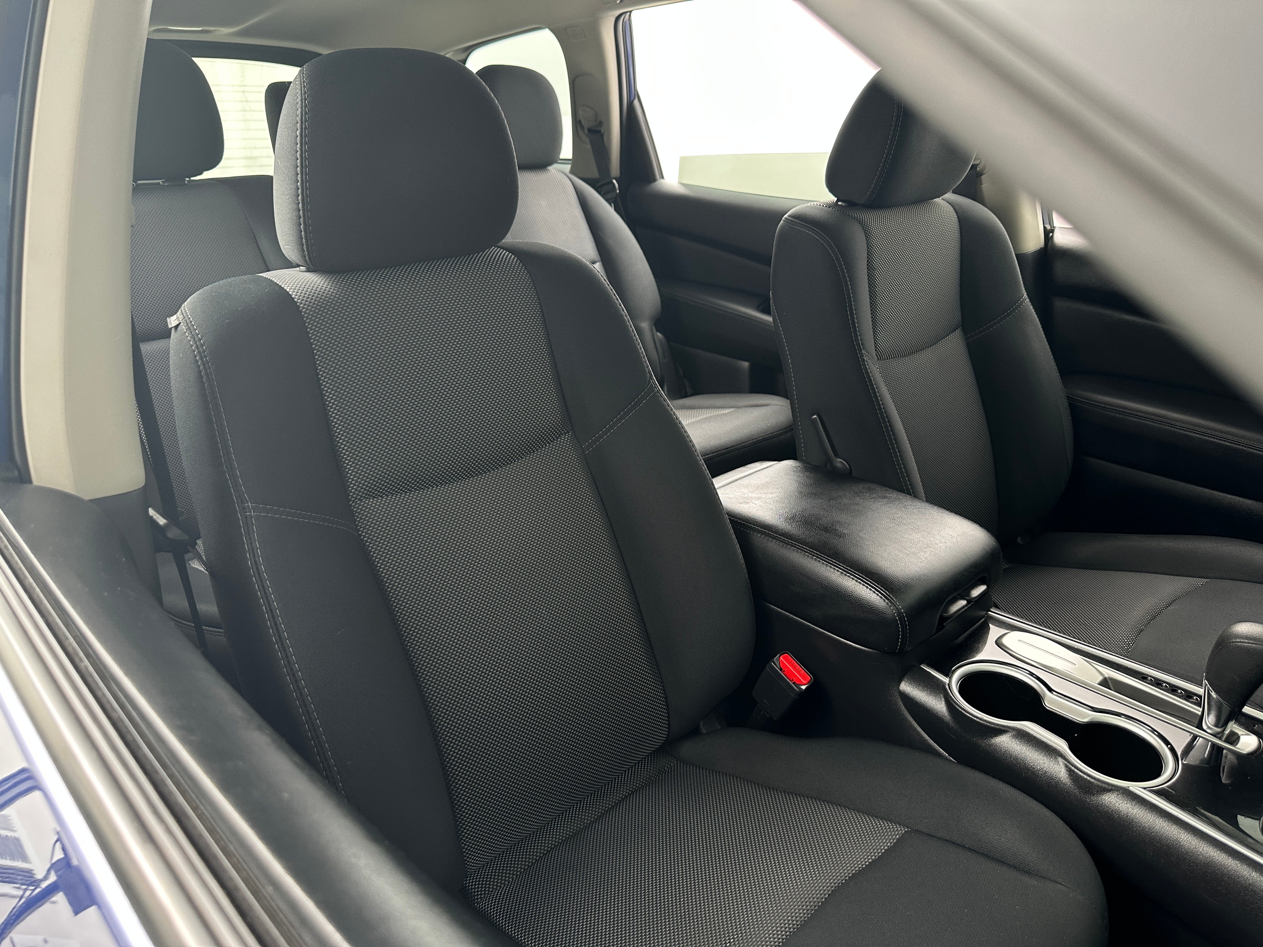 2018 Nissan Pathfinder S 2