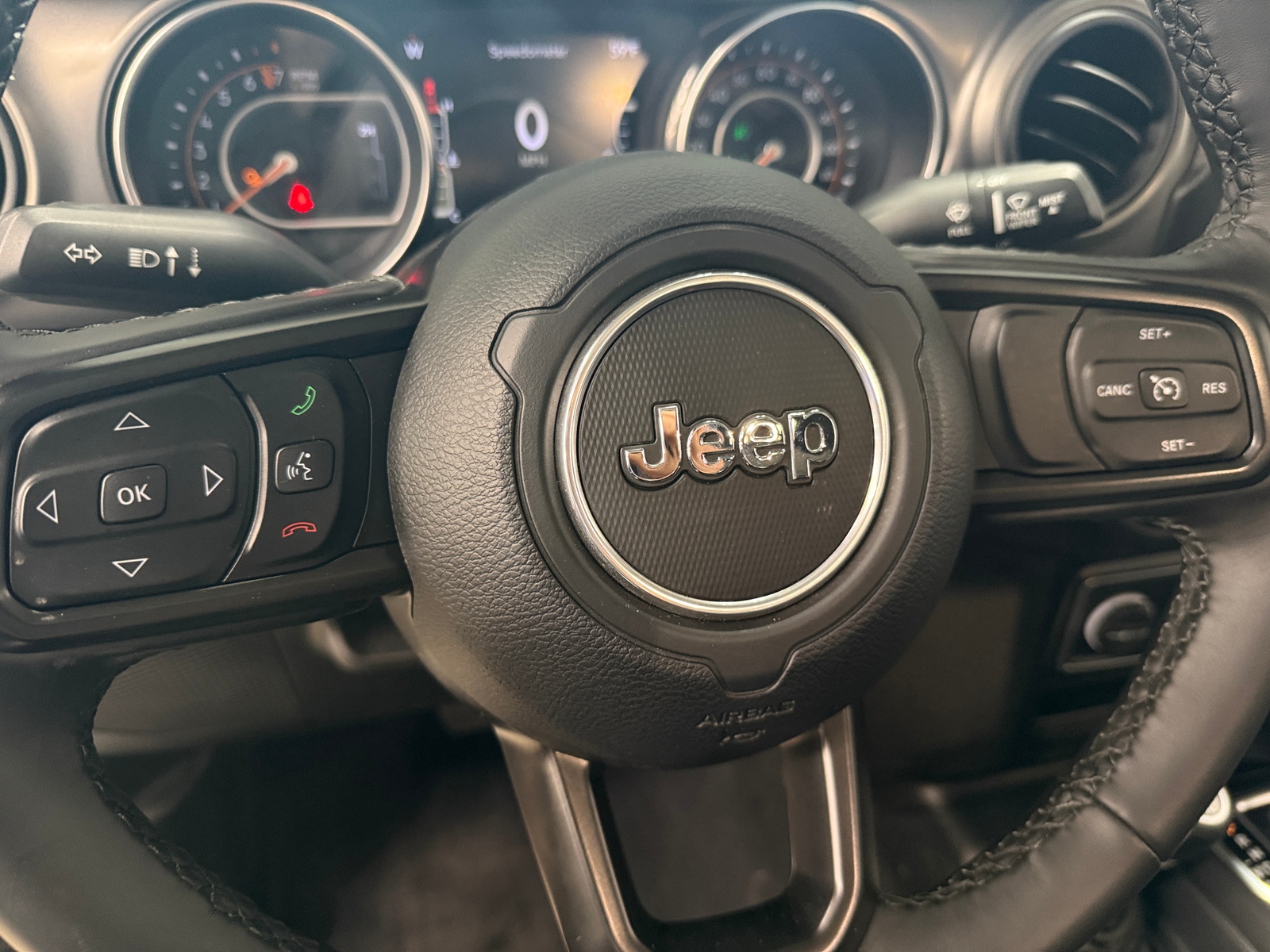 Thumbnail: 2021 Jeep Gladiator - 5