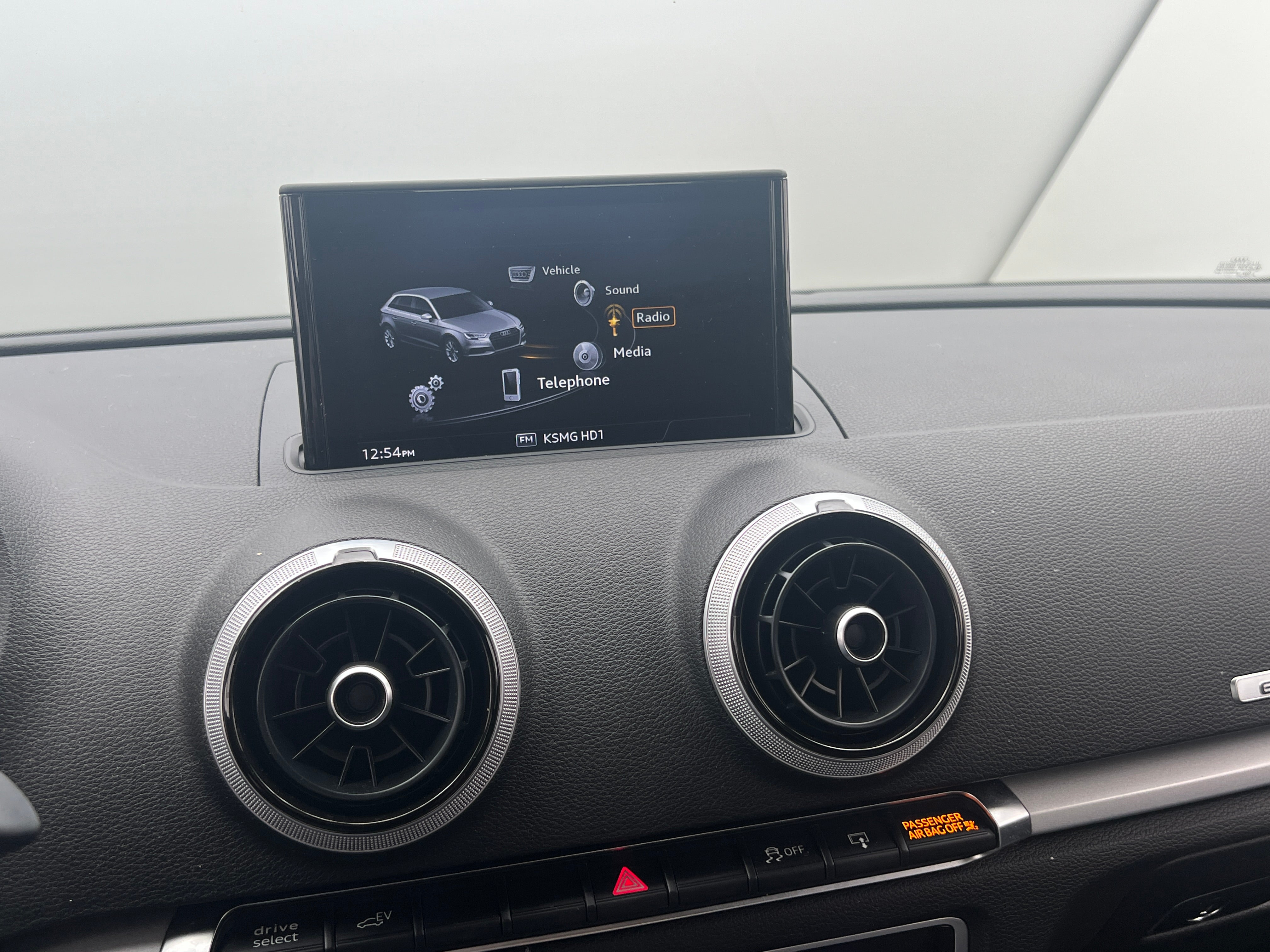 2017 Audi A3 e-tron Premium 3