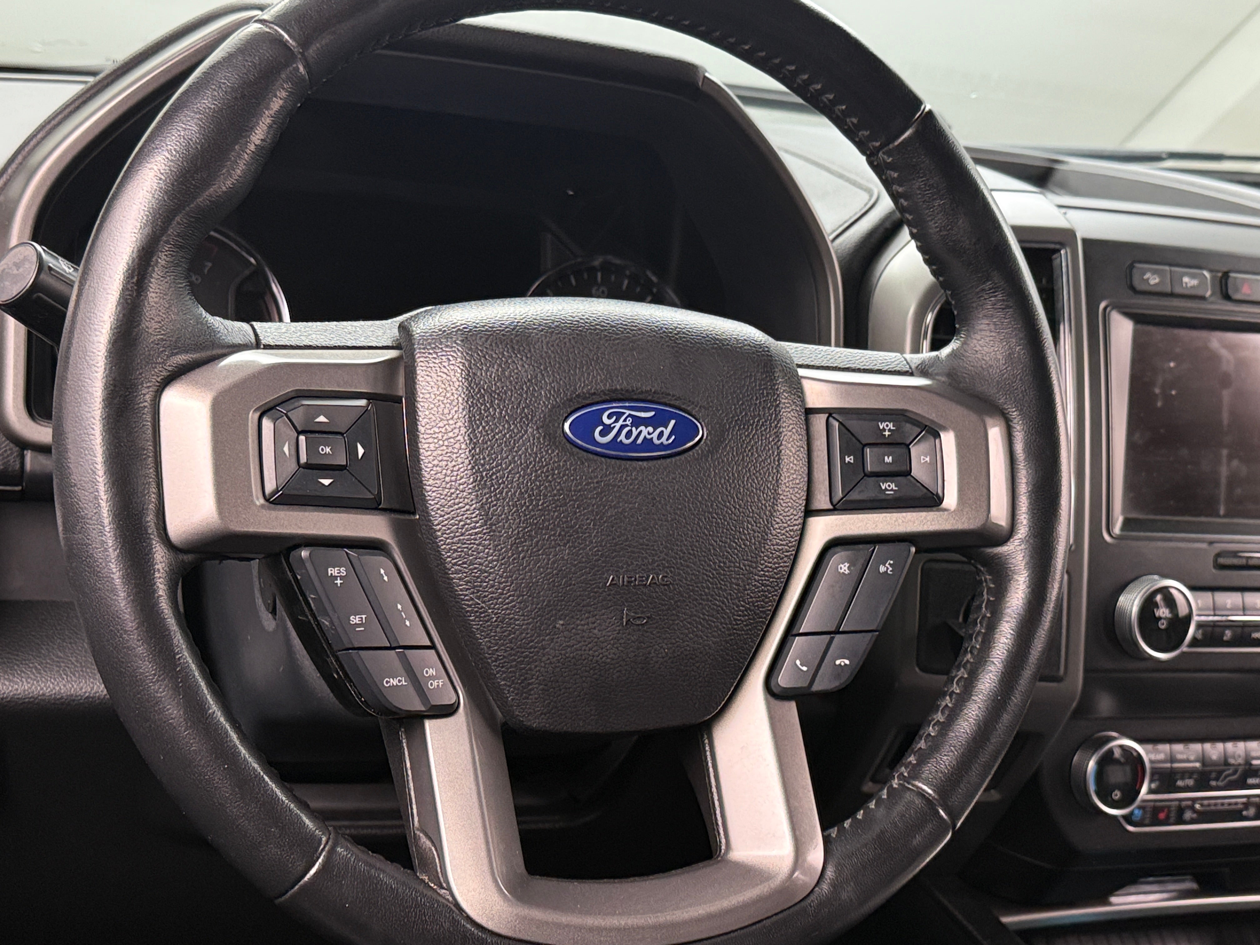 2021 Ford Expedition XLT 4