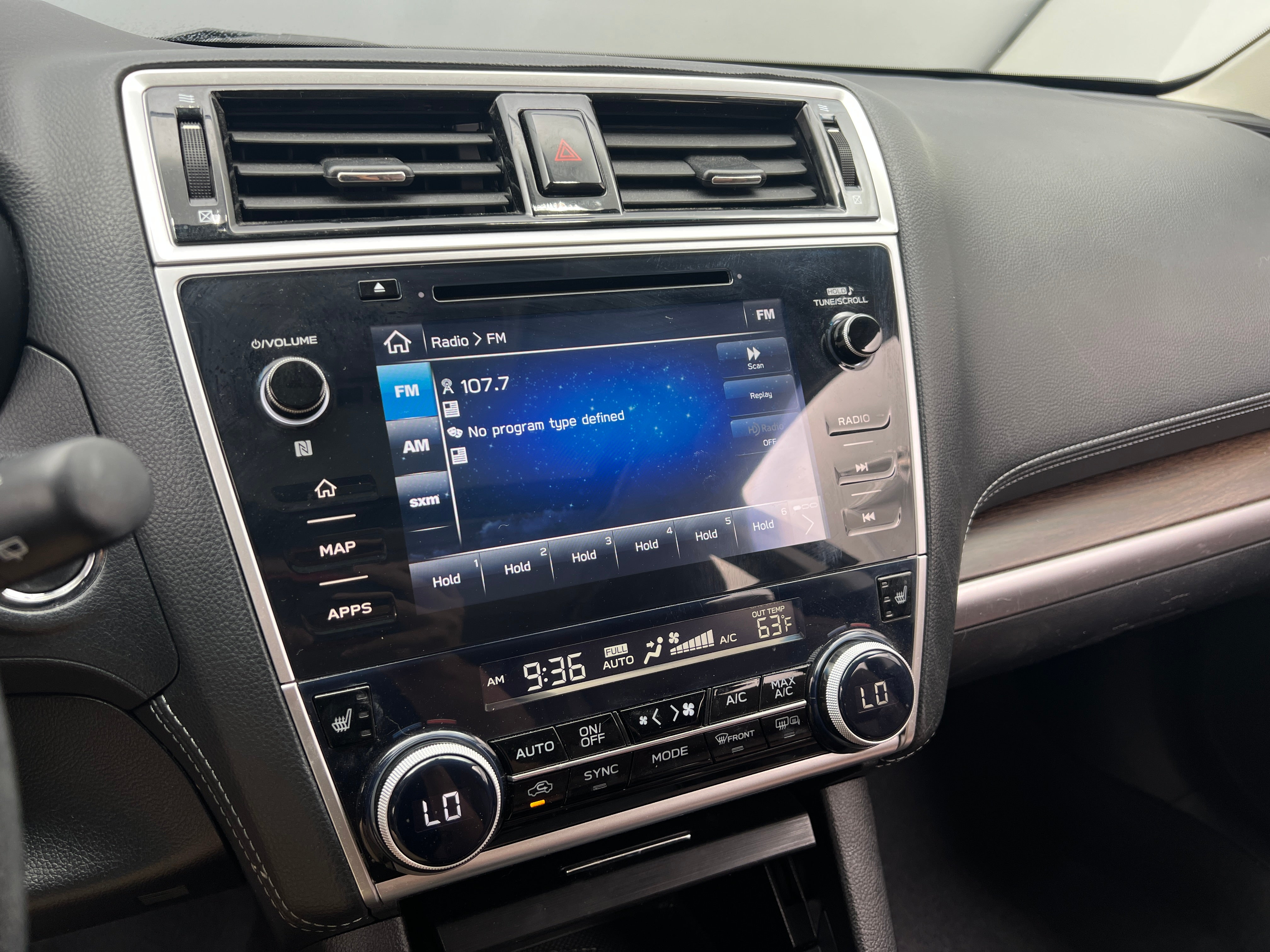2018 Subaru Outback 3.6R Touring 3
