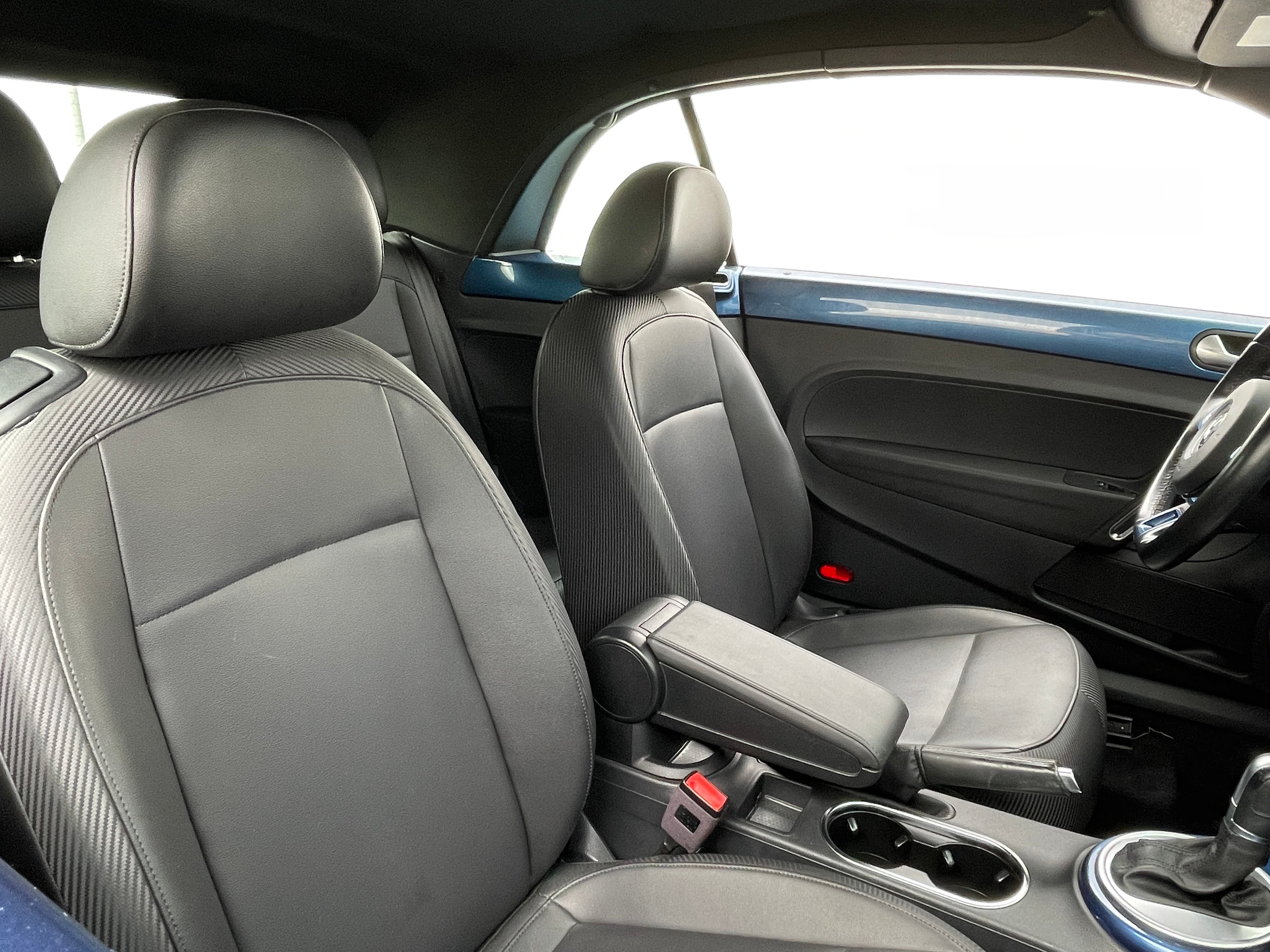 2018 Volkswagen Beetle S 2