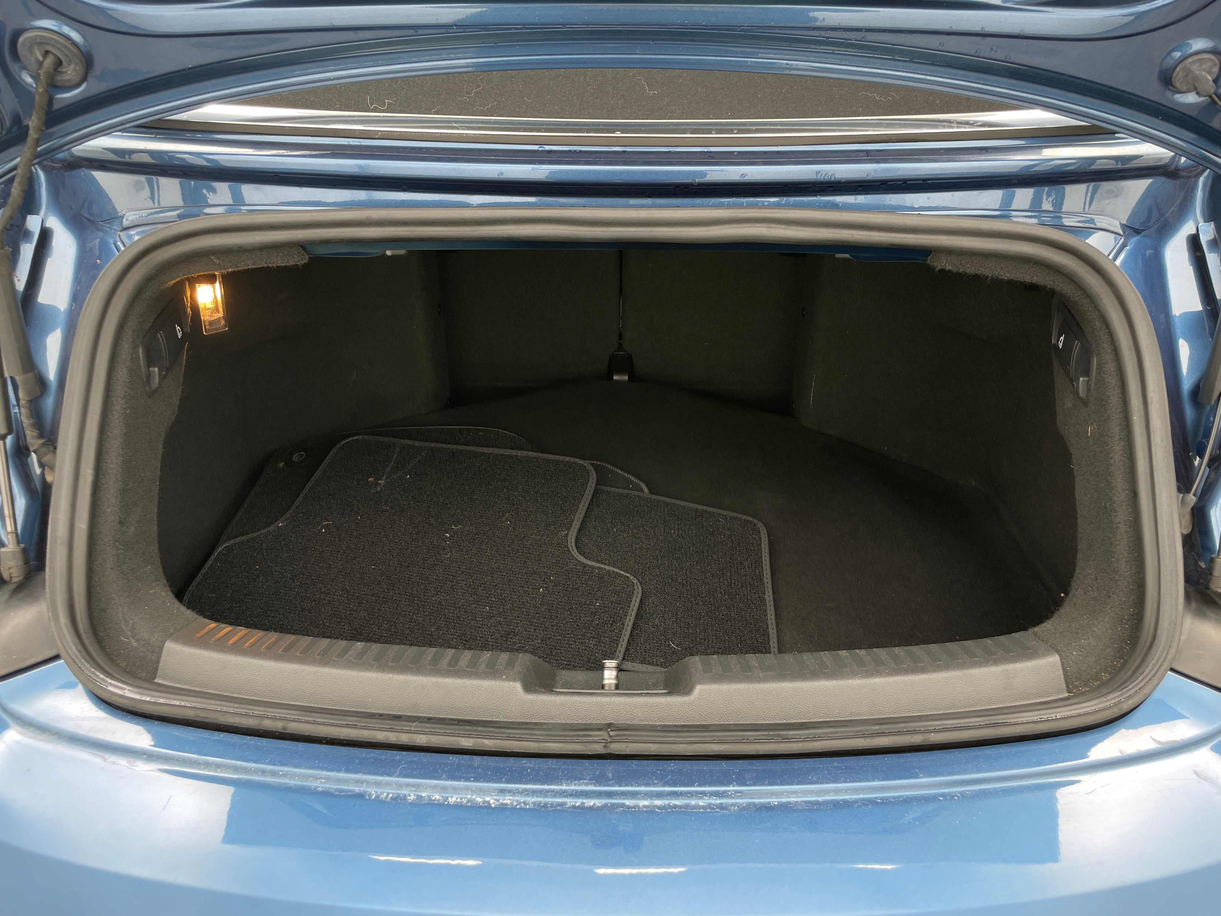 2018 Volkswagen Beetle S 7