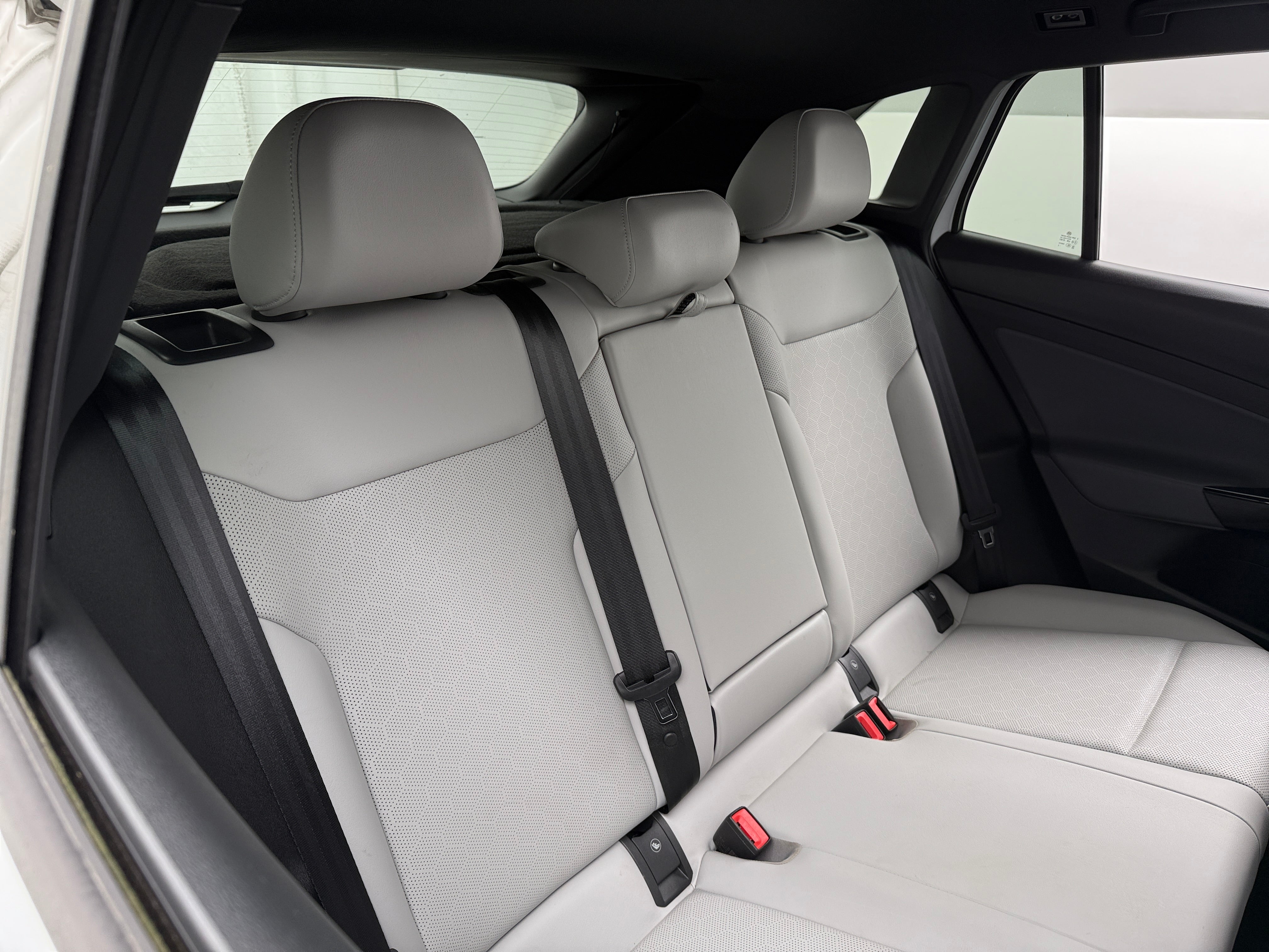 2022 Volkswagen ID.4 Pro S 5