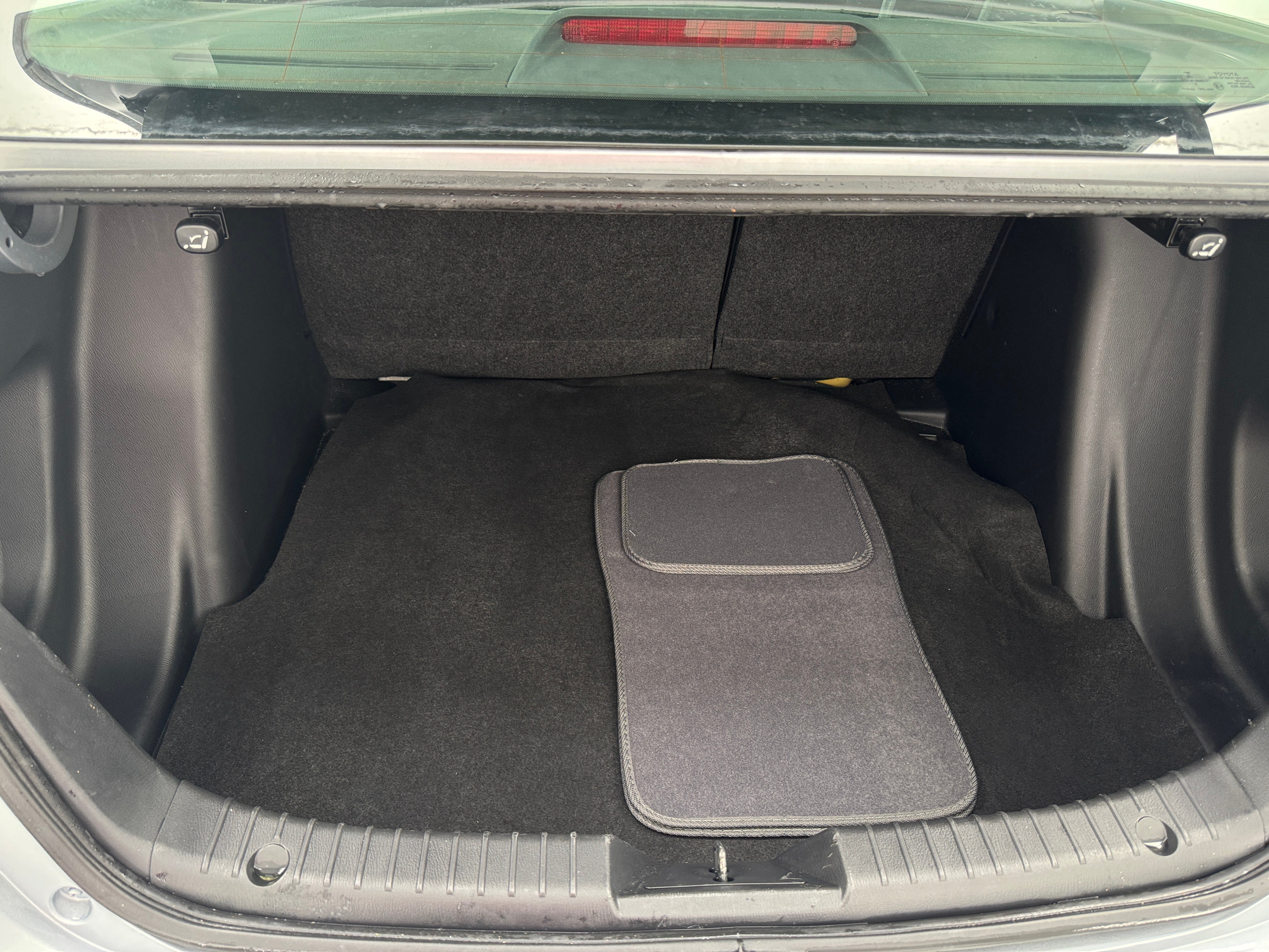 2019 Toyota Yaris LE 7