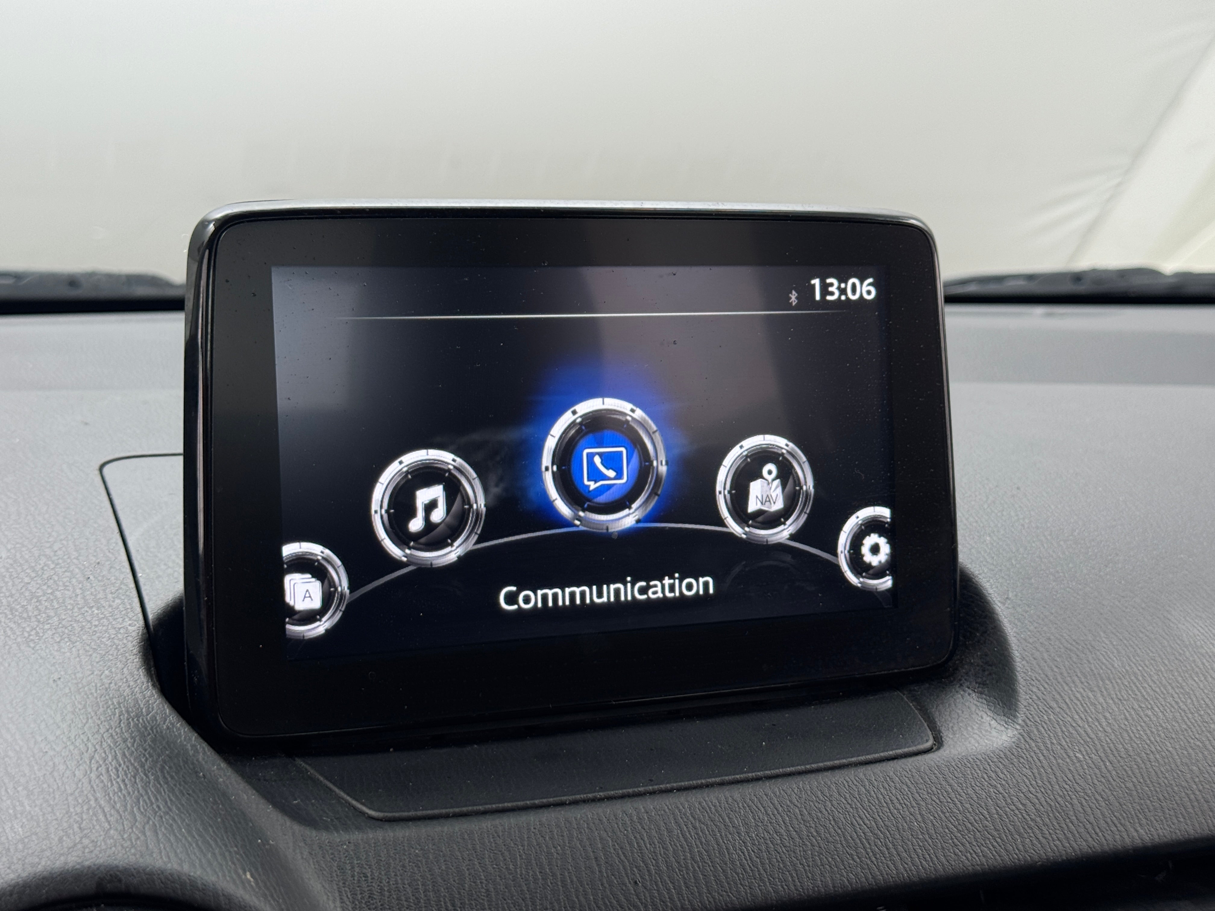 2019 Toyota Yaris LE 4