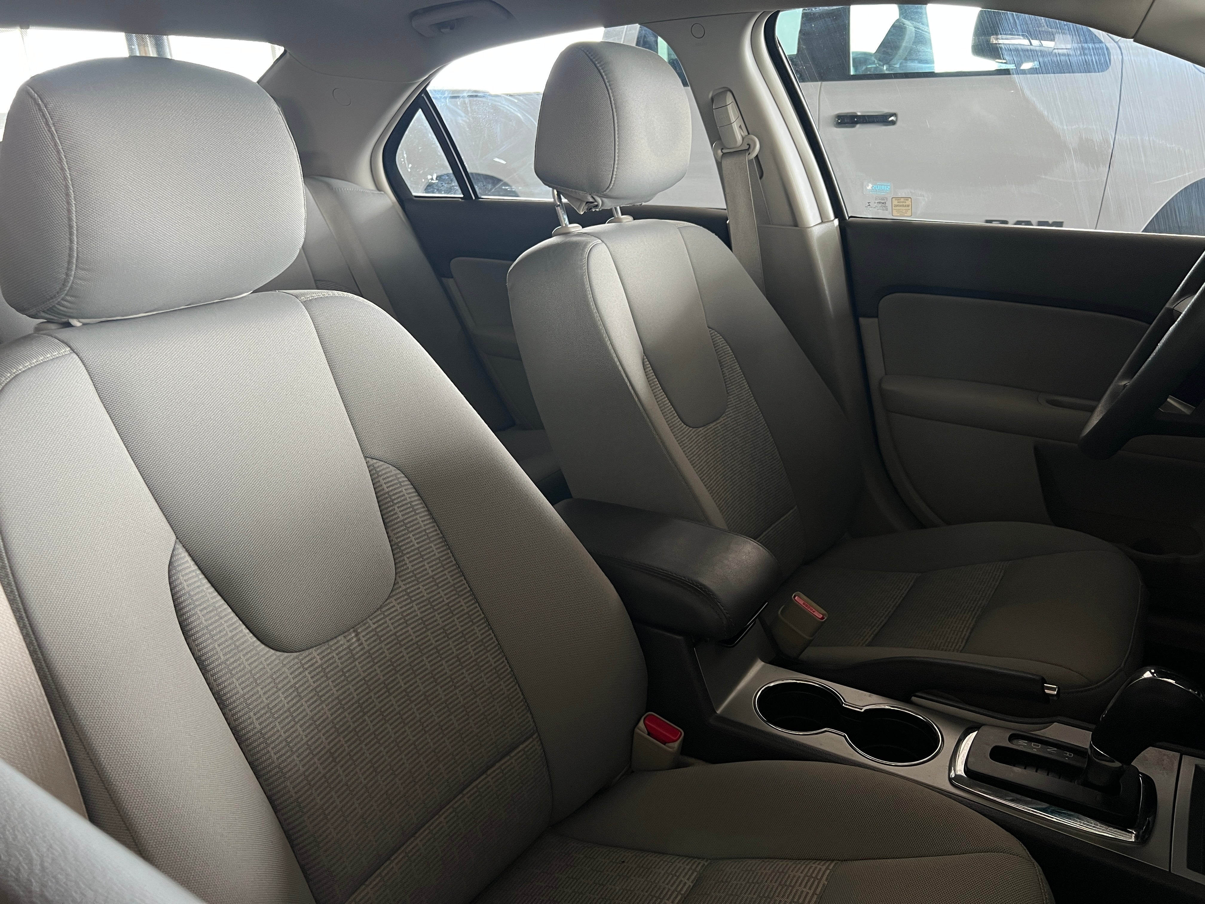 2012 Ford Fusion SE 2