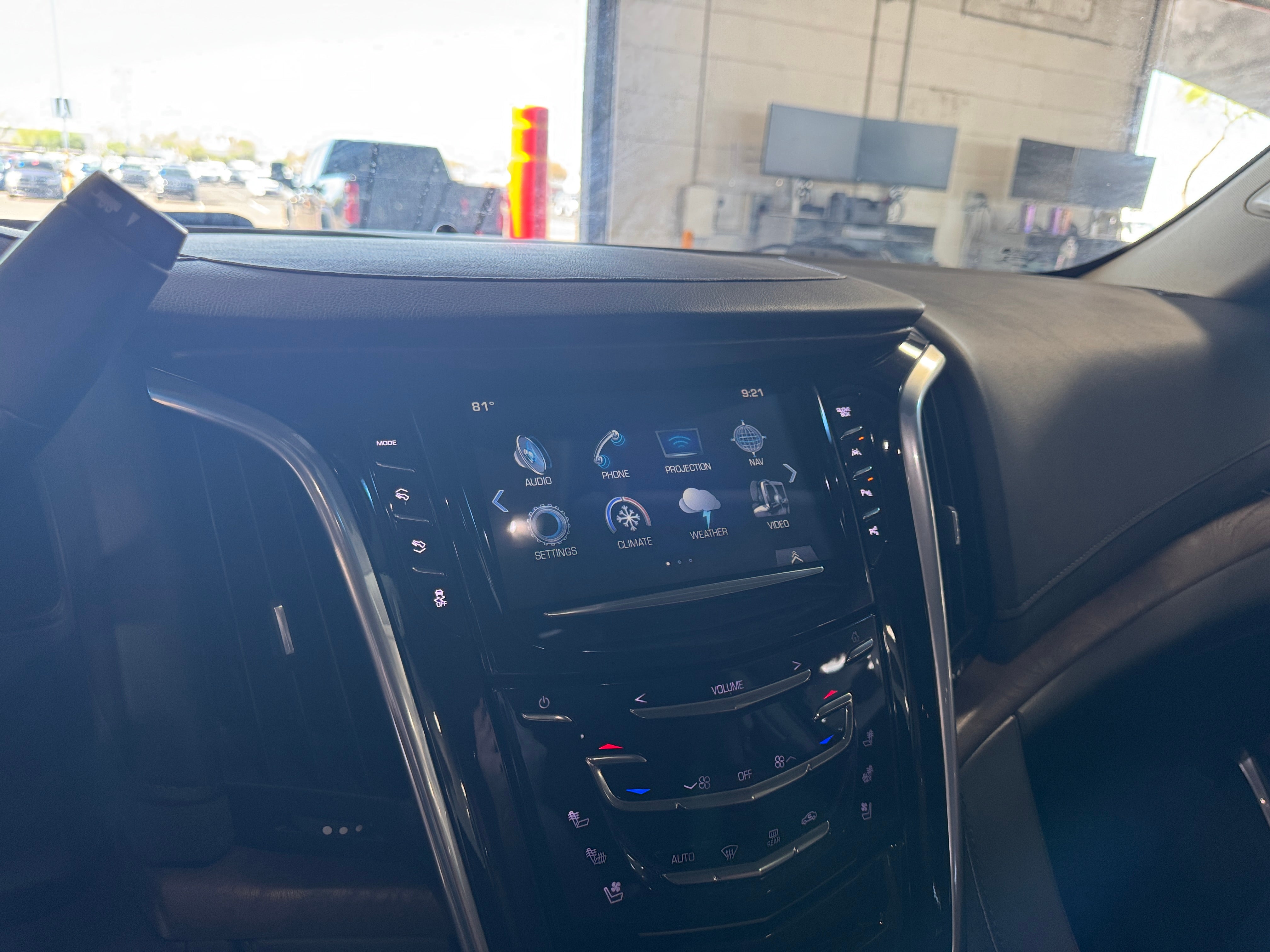 Thumbnail: 2018 Cadillac Escalade - 3